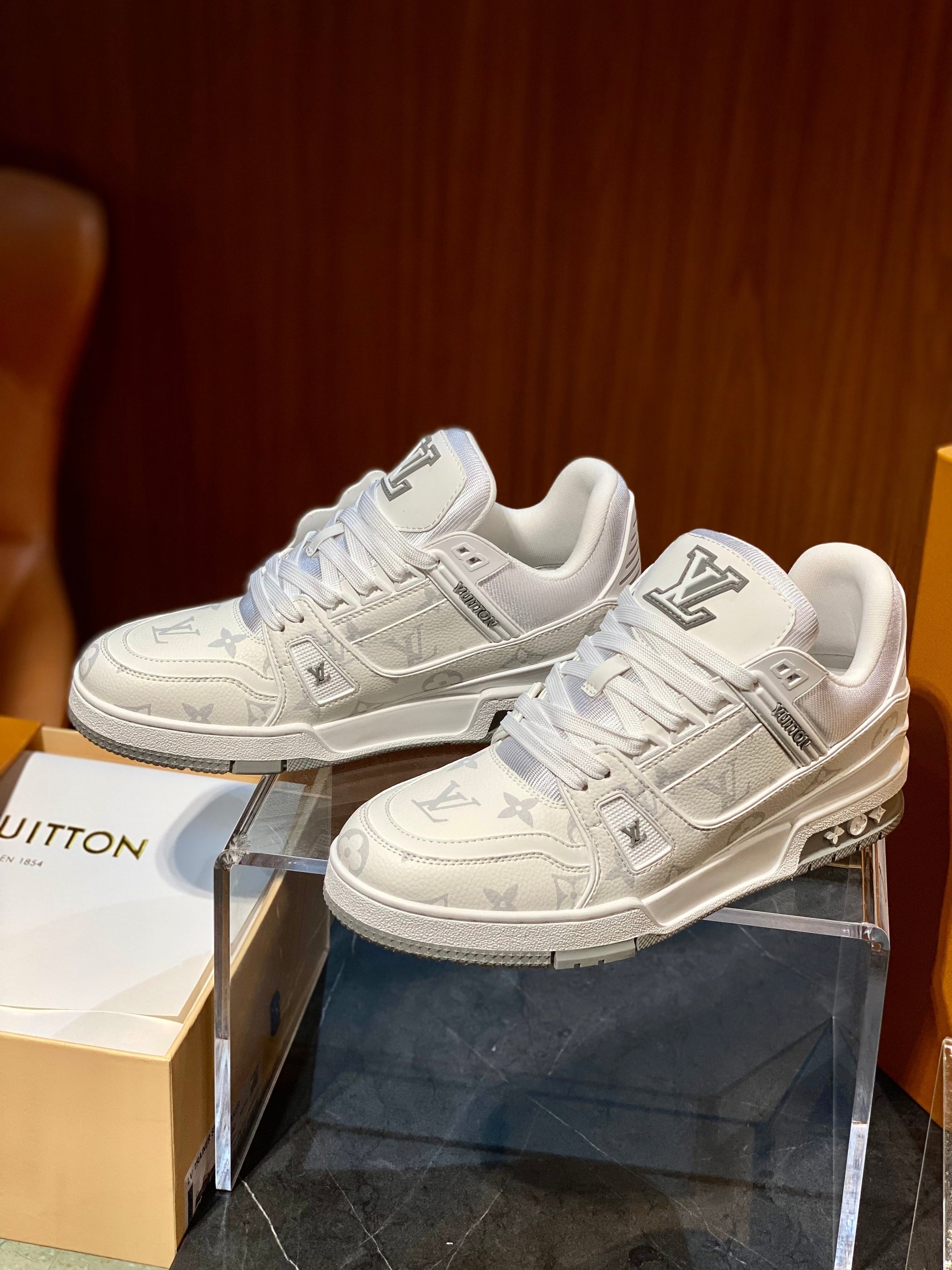 LOU TRAINERS