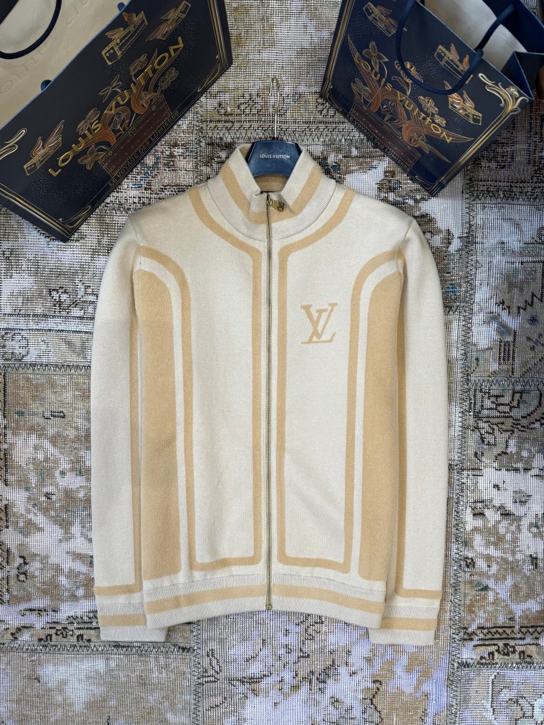 LOU ZIP CARDIGAN