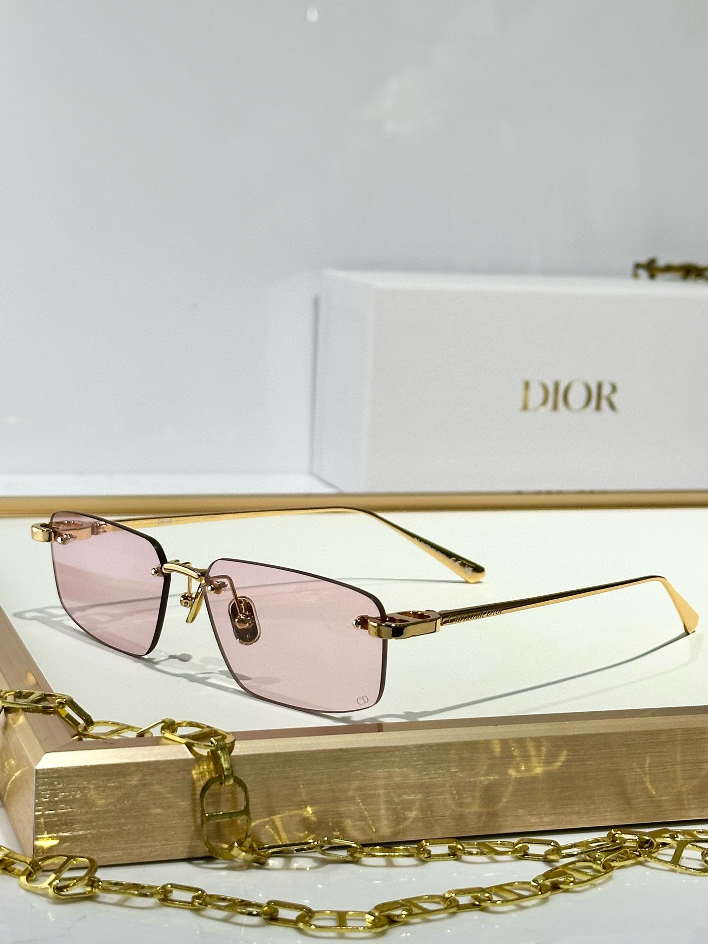 CD SUNGLASSES