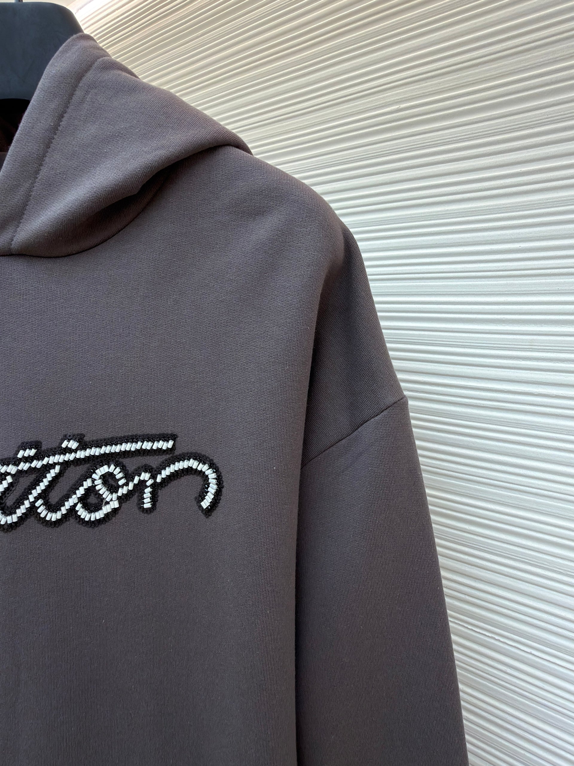 LOU HOODIE