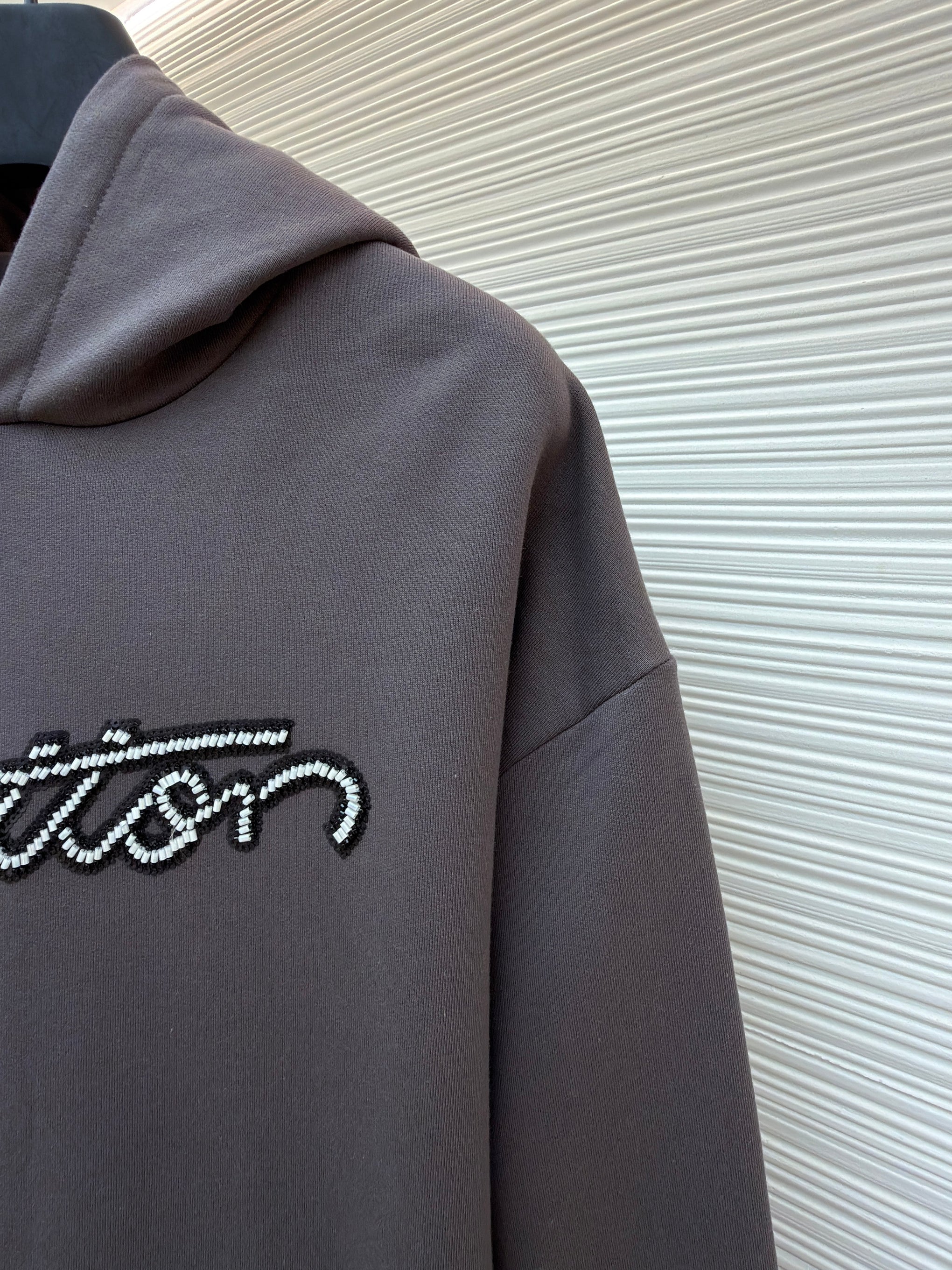 LOU HOODIE