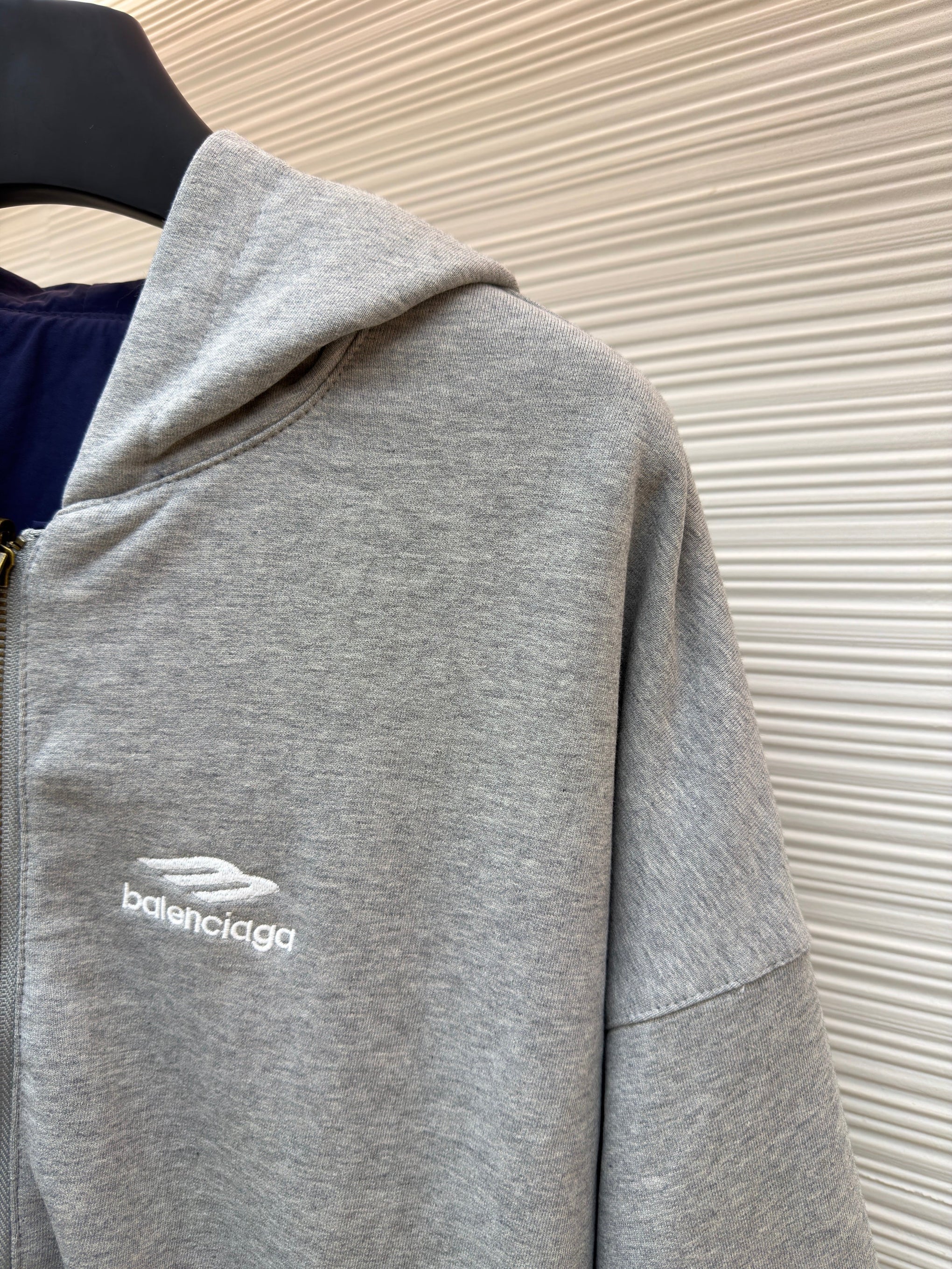 BAL ZIP HOODIE