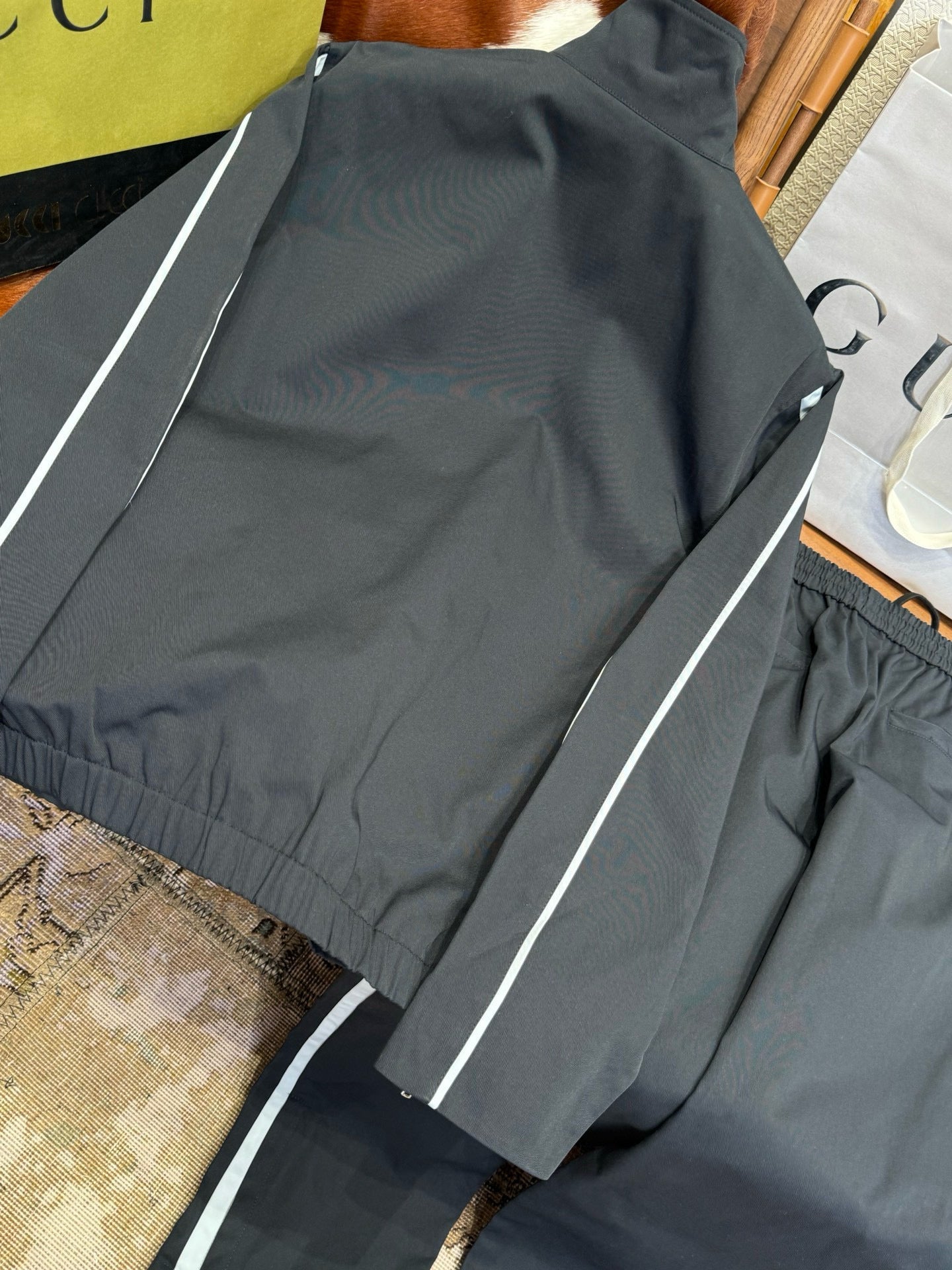 GG ZIP BOMBER
