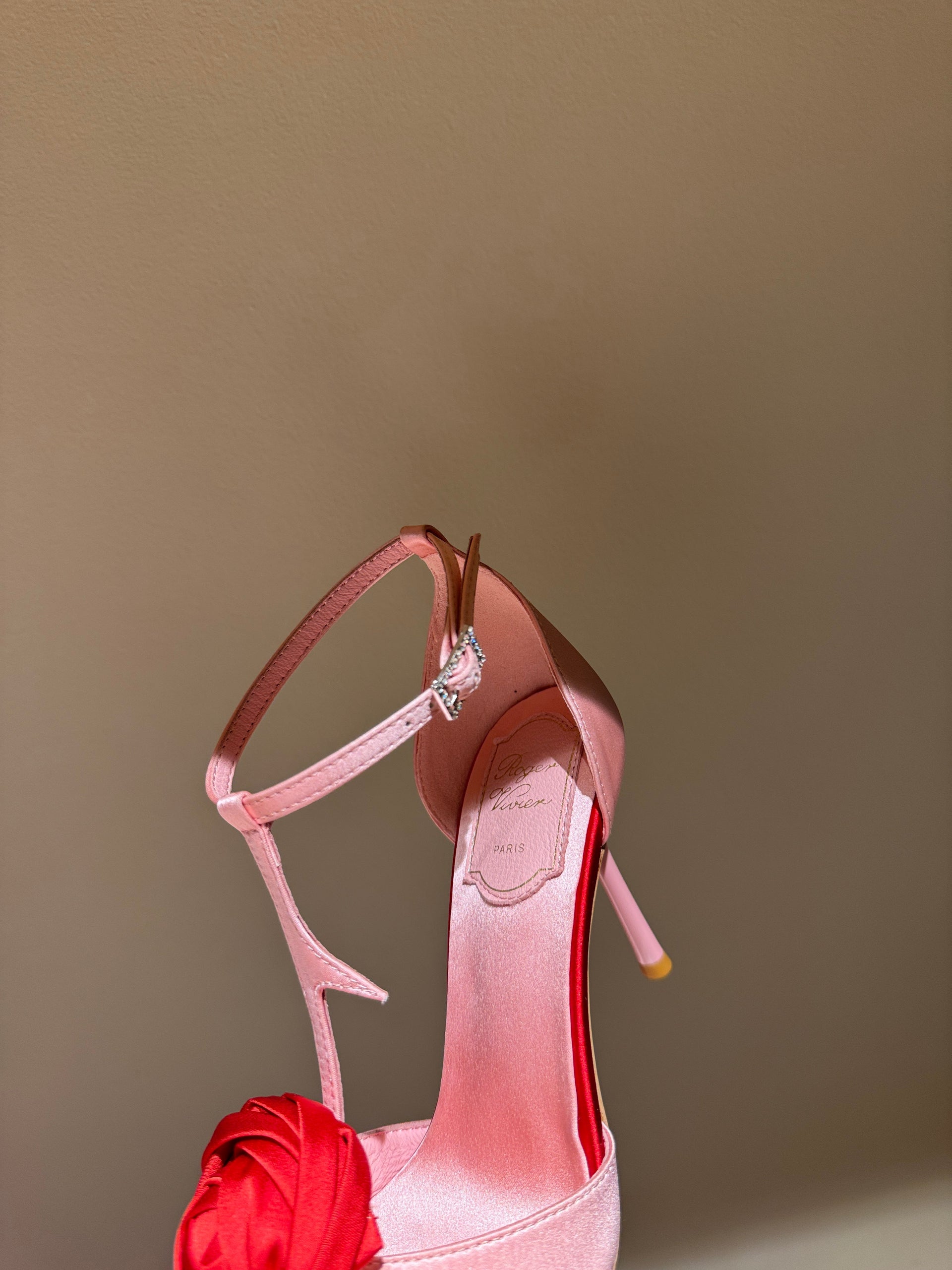 ROGER V HEELS