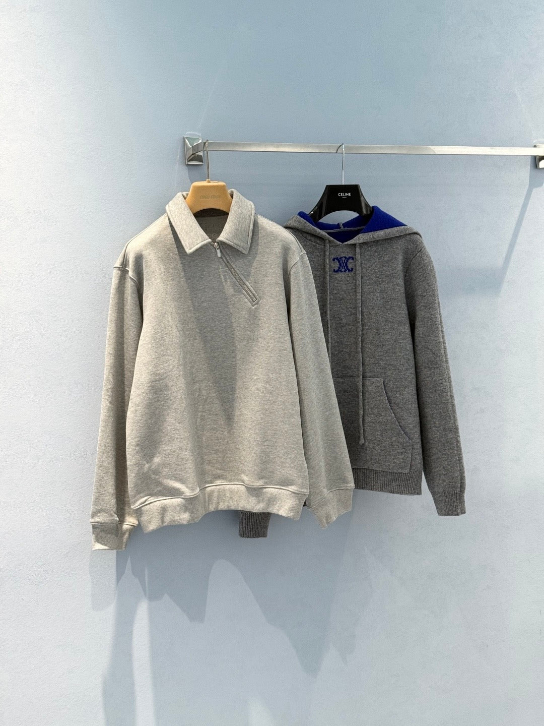 MIU M SWEATSHIRT