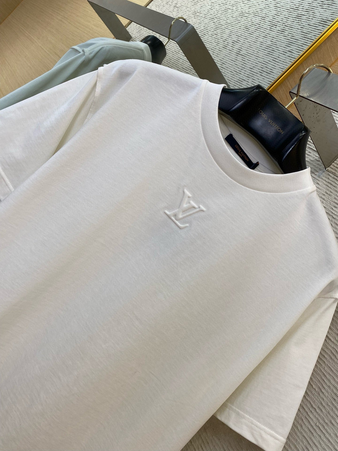 LOU T-SHIRT