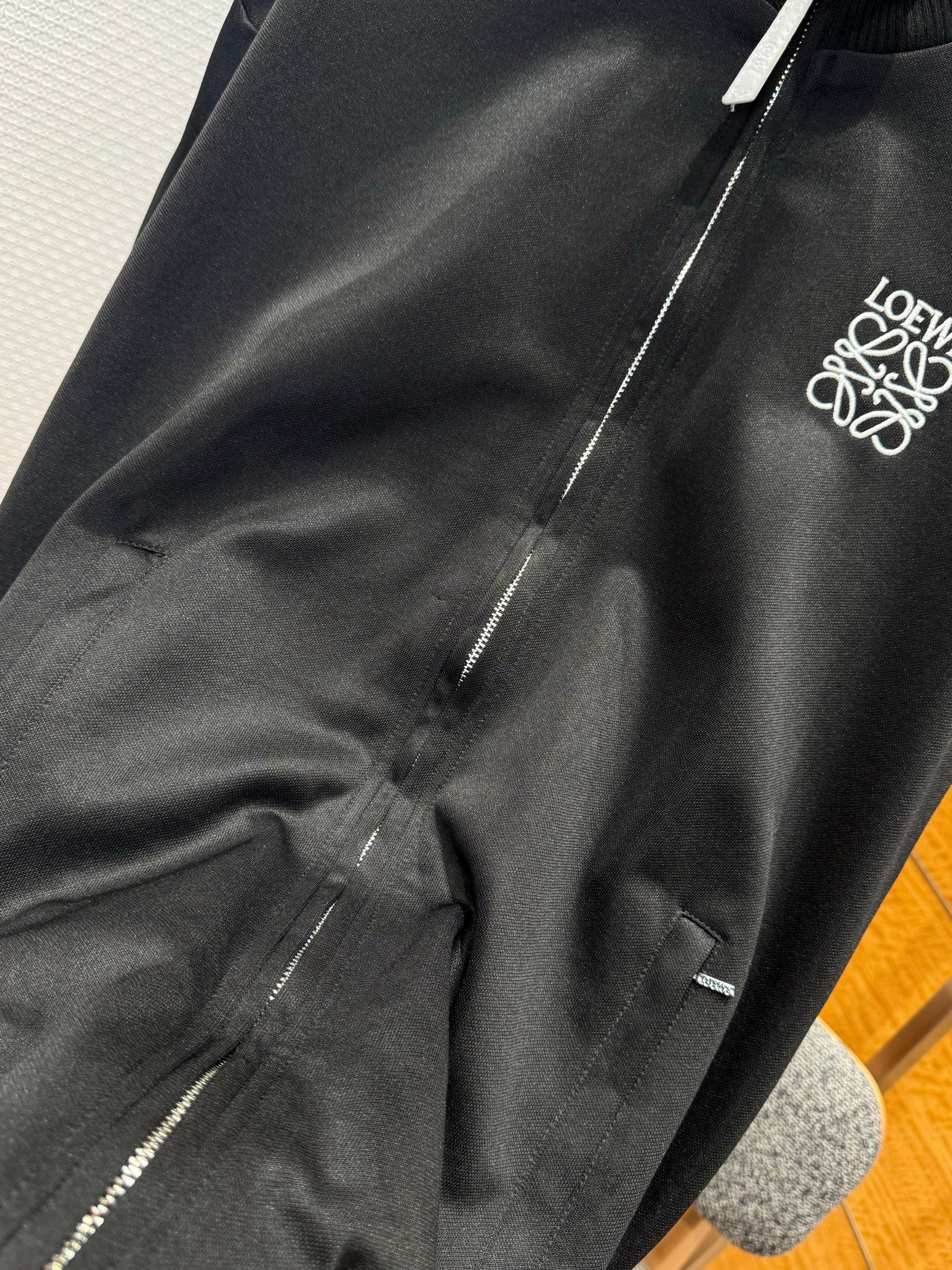 LOEW BOMBER