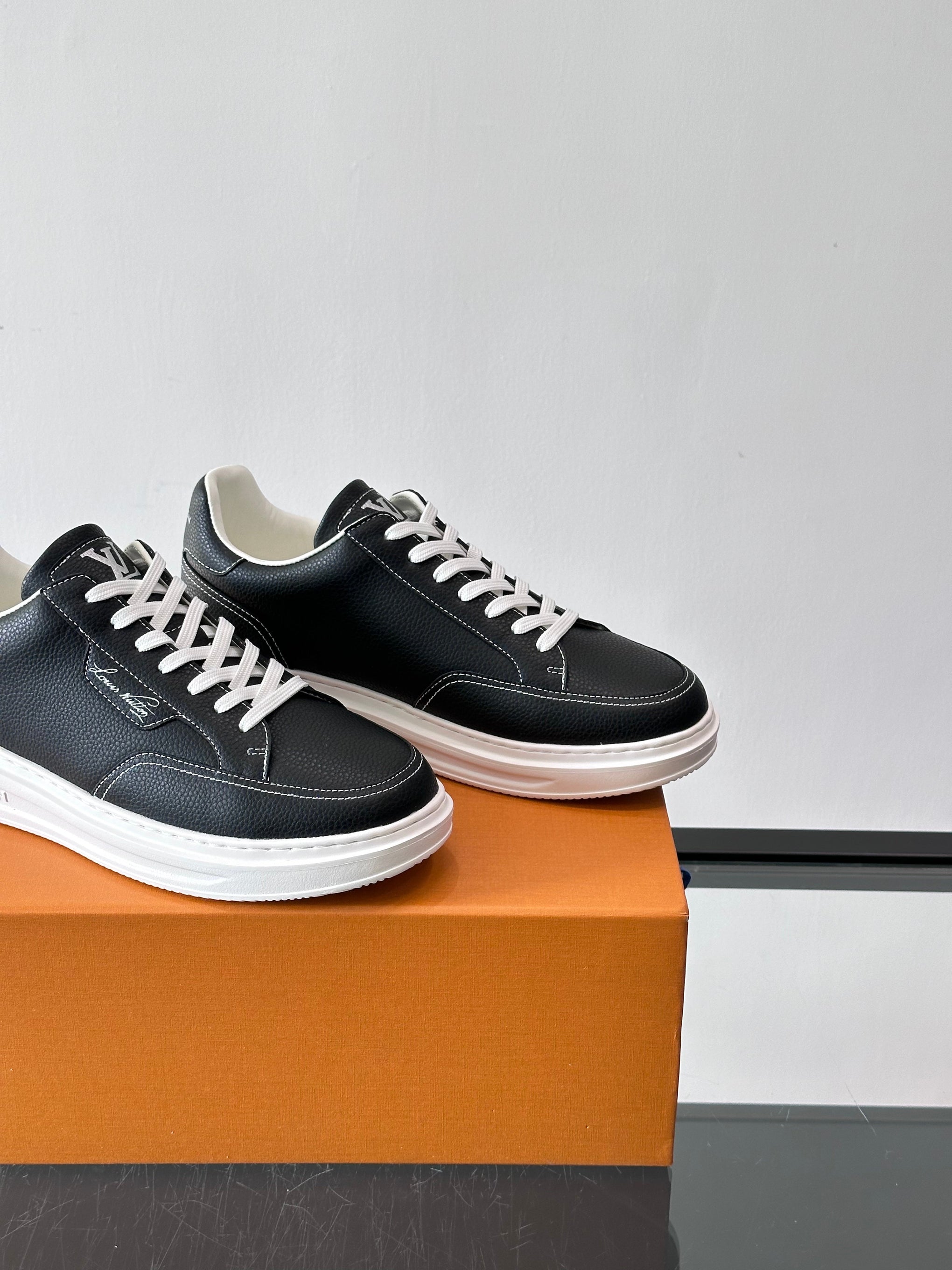 LOU BEVERLY HILLS SNEAKERS