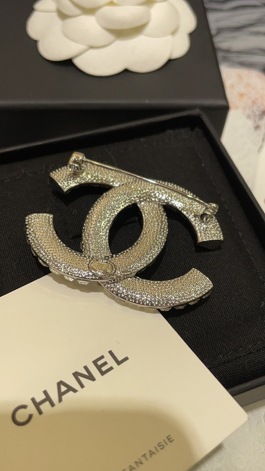 CC BROOCHE