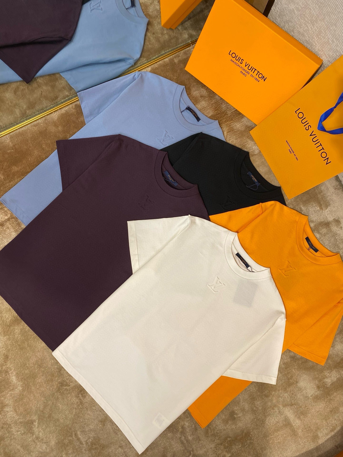 LOU T-SHIRT