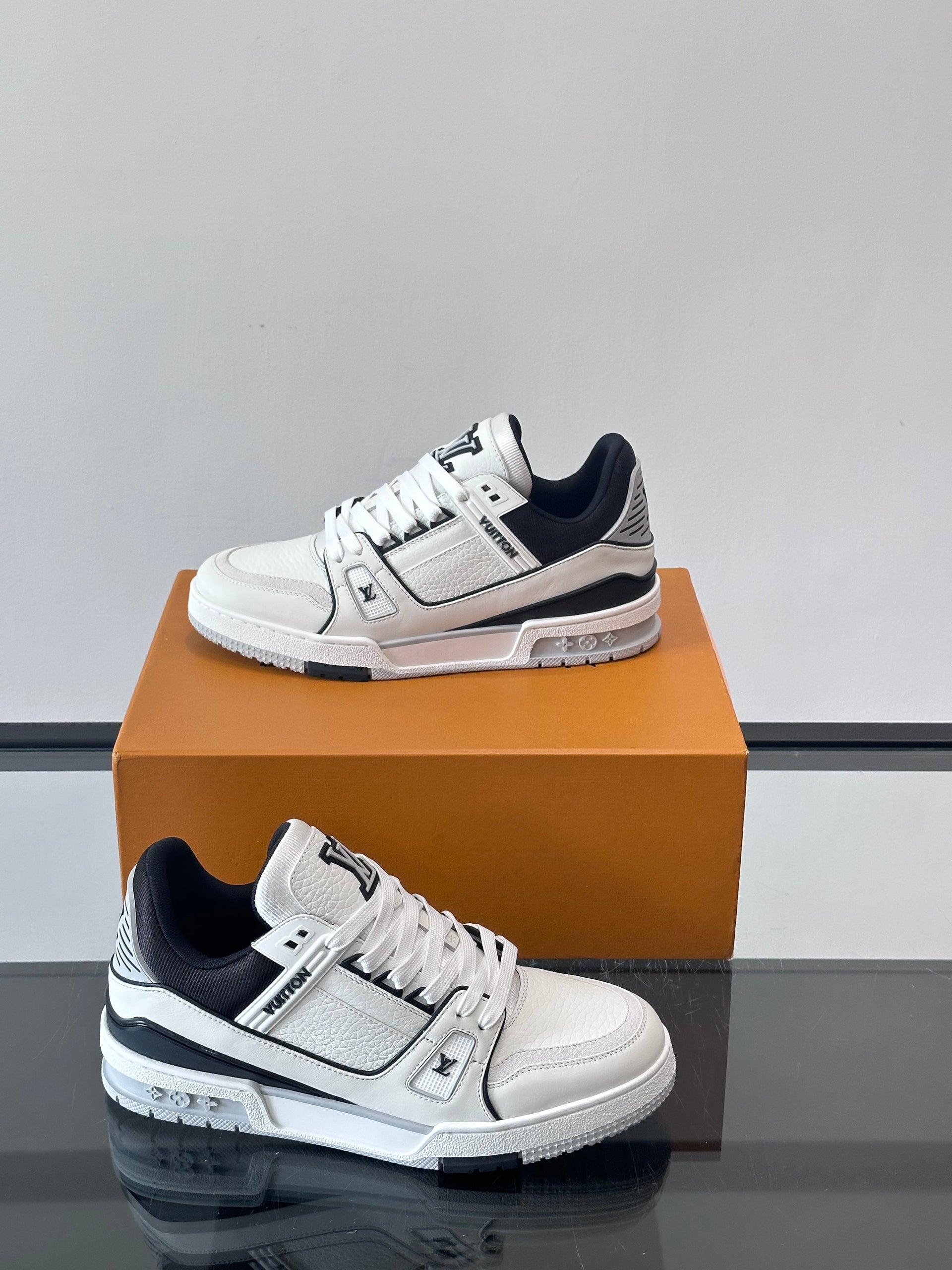 LOU TRAINERS