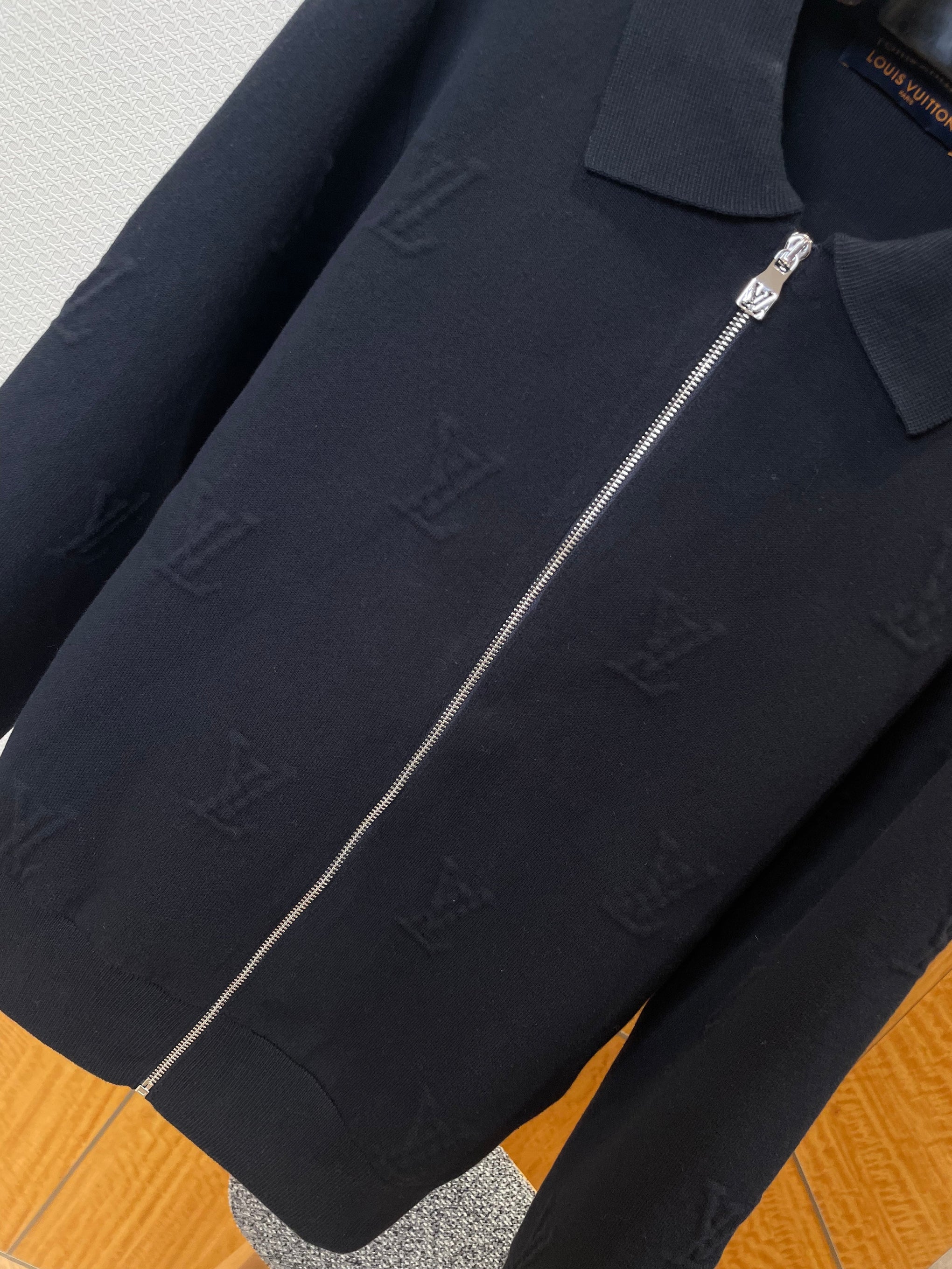 LOU ZIP CARDIGAN