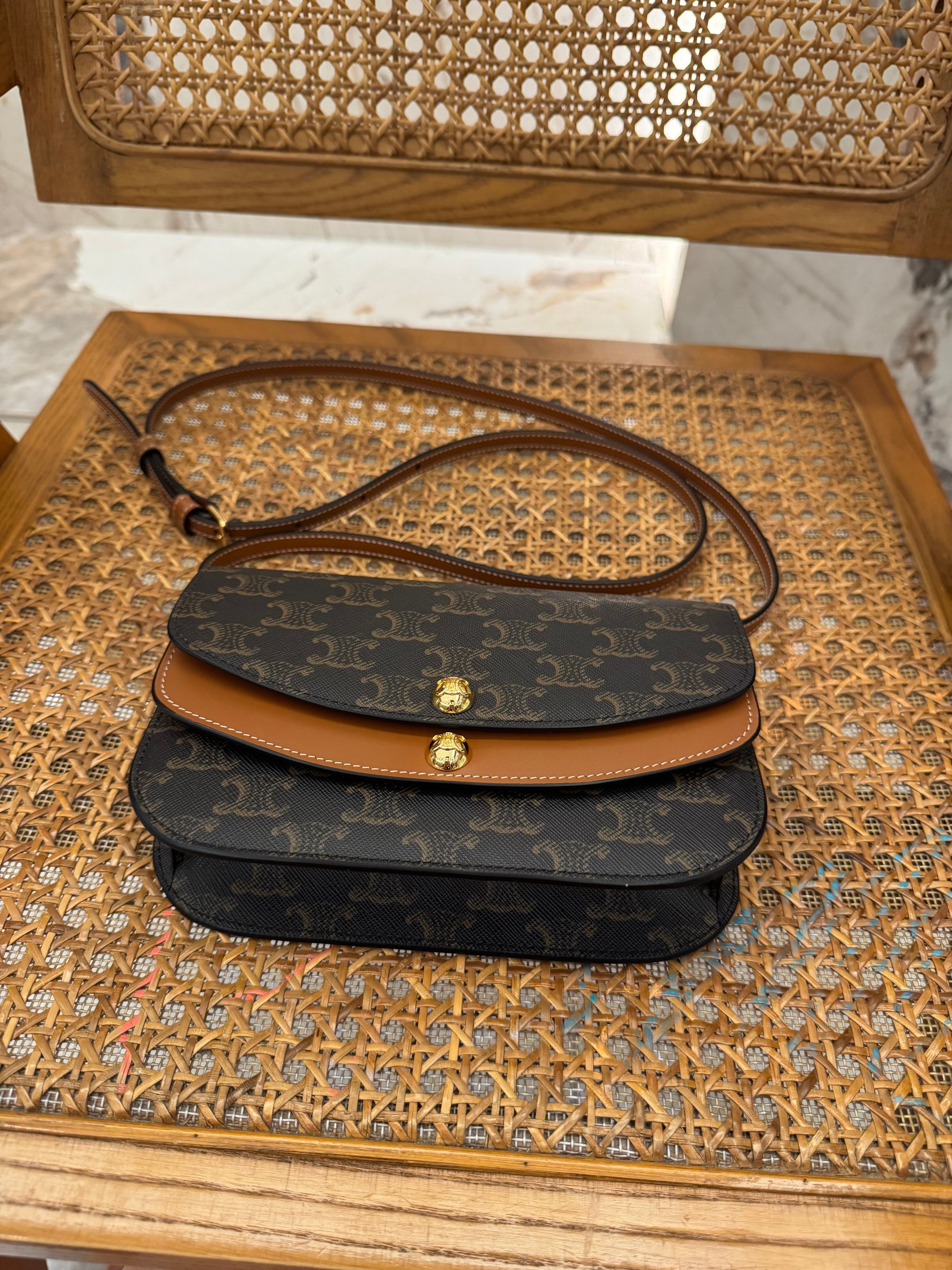 CEL DUO WALLET ON STRAP