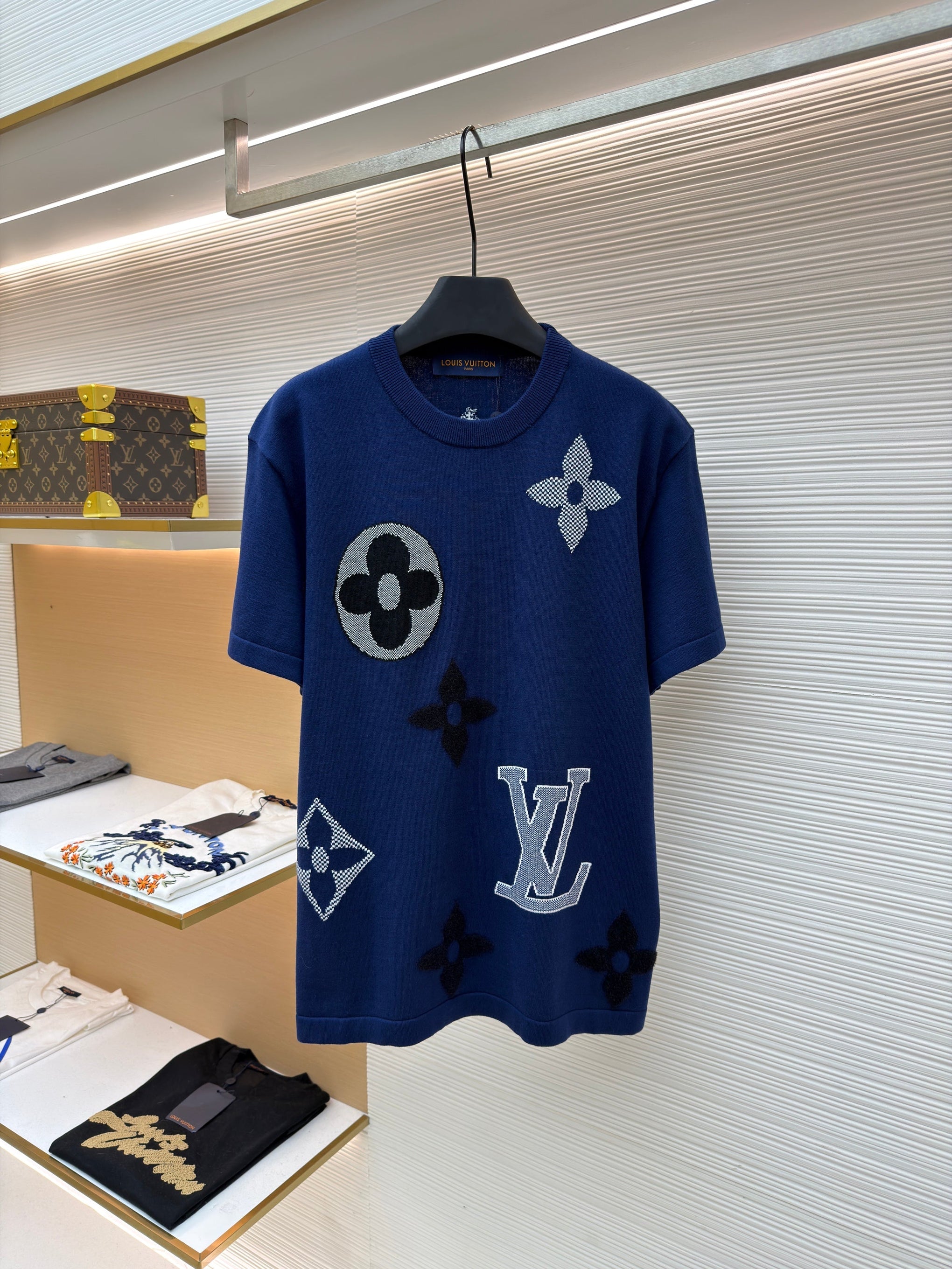 LOU T-SHIRT