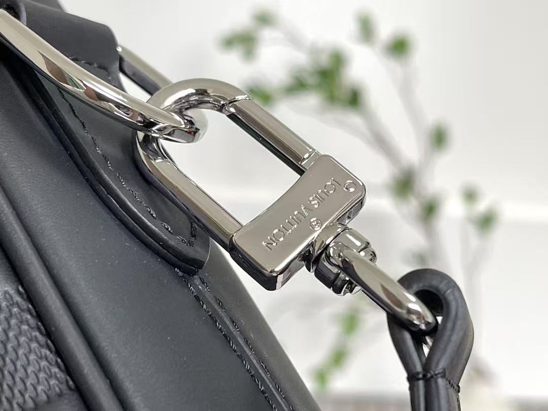 LOU PORTE-DOCUMENTS VOYAGE PM BAG