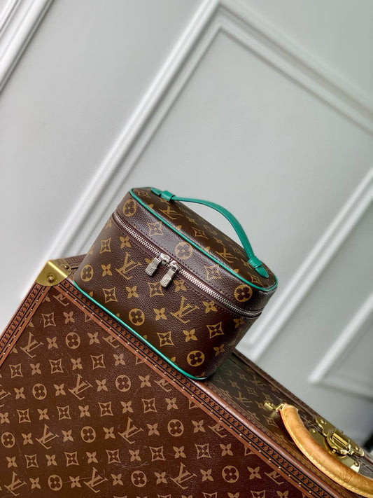 LOU NICE NANO BAG
