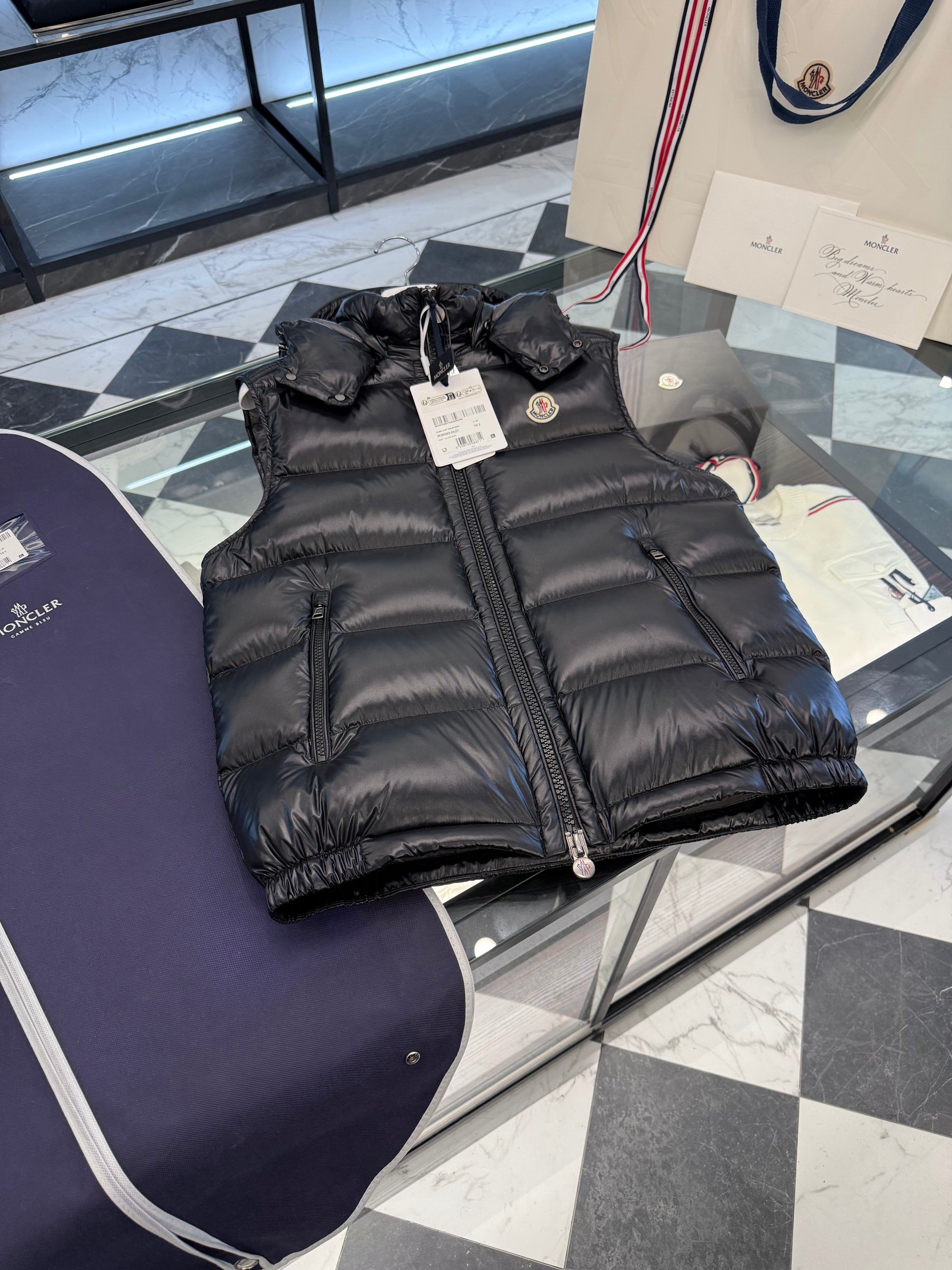 MONC BORMES VEST