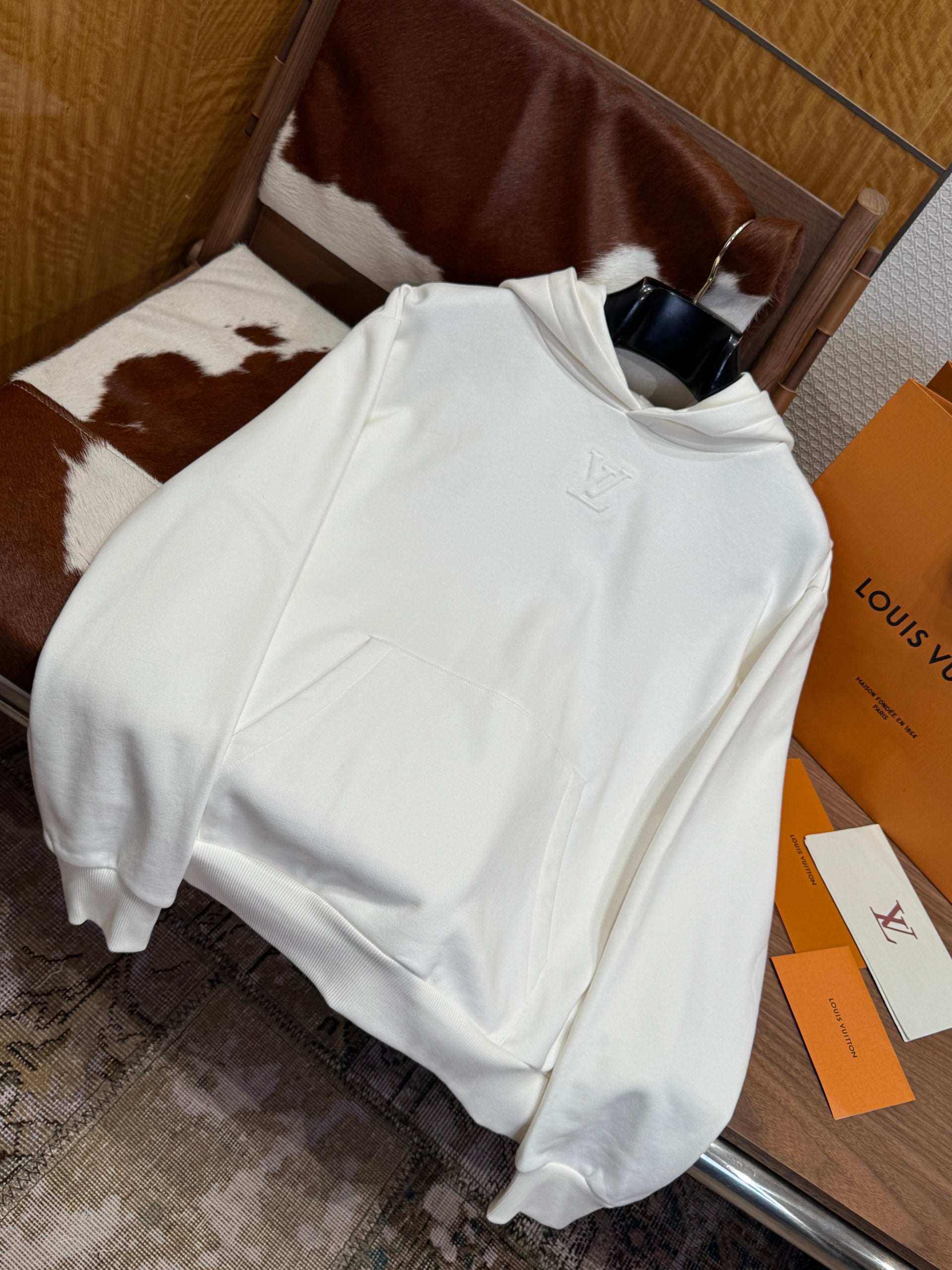 LOU SWEATSHIRT