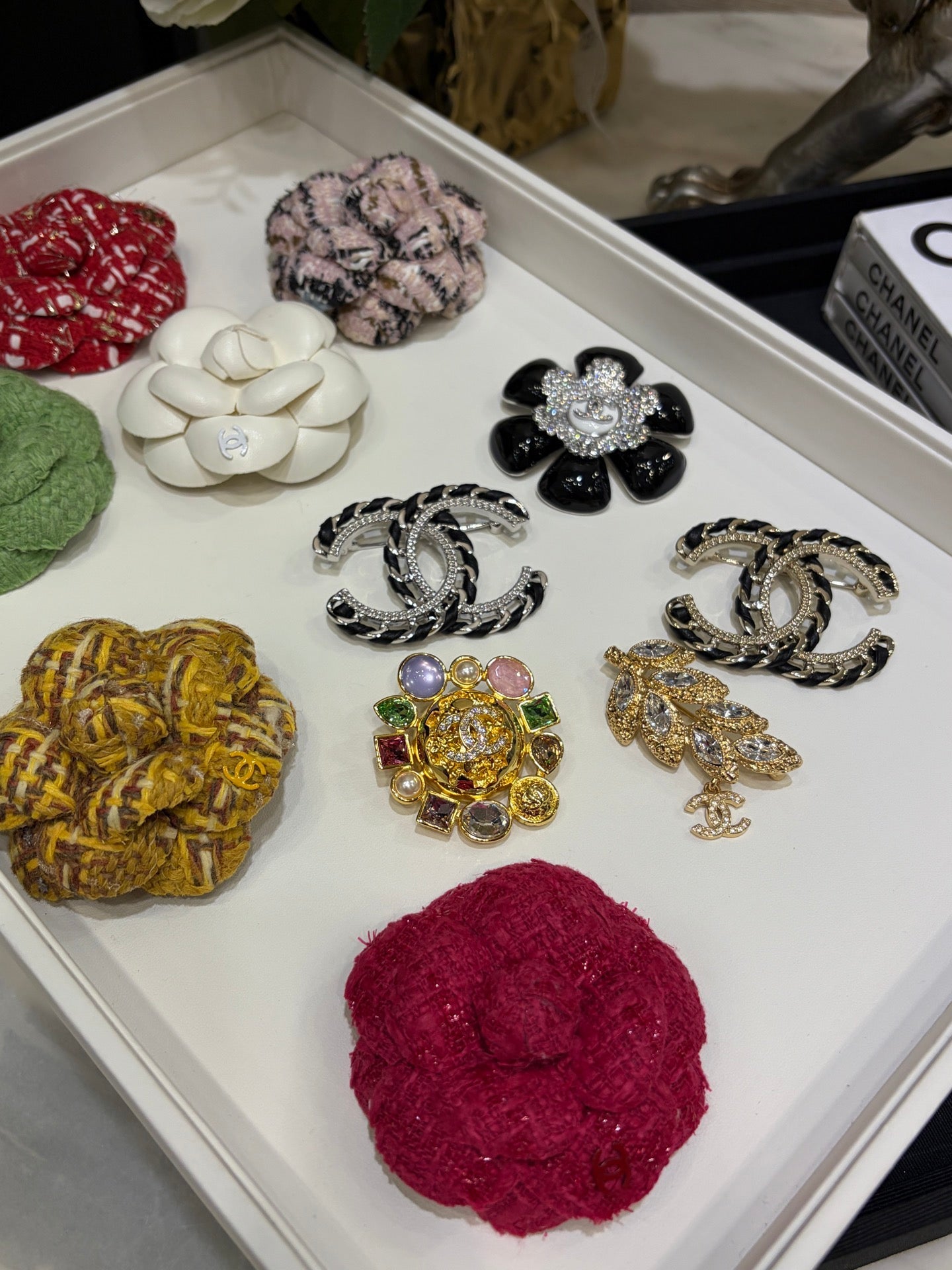 CC BROOCHE