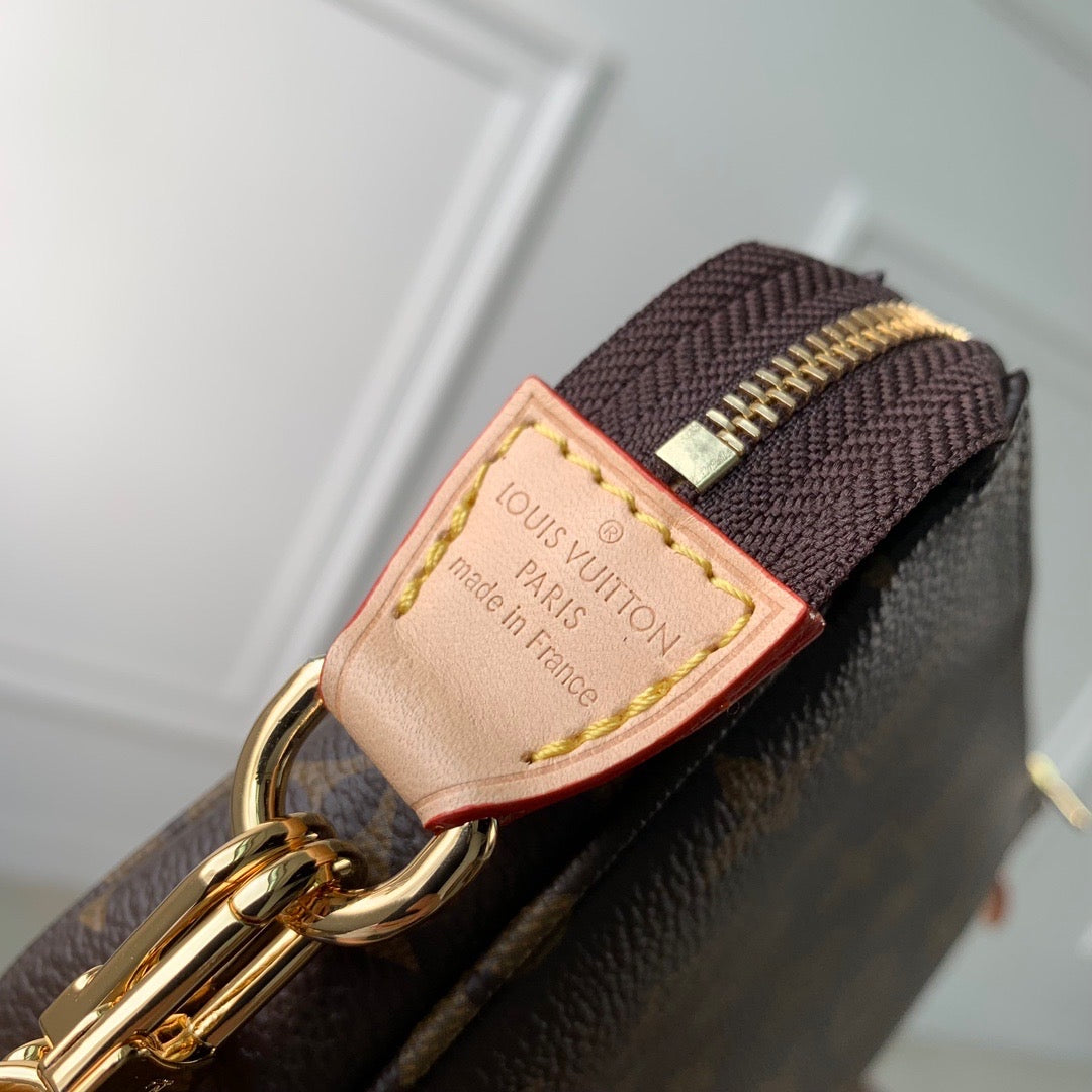 LOU POCHETTE ACCESSORIES