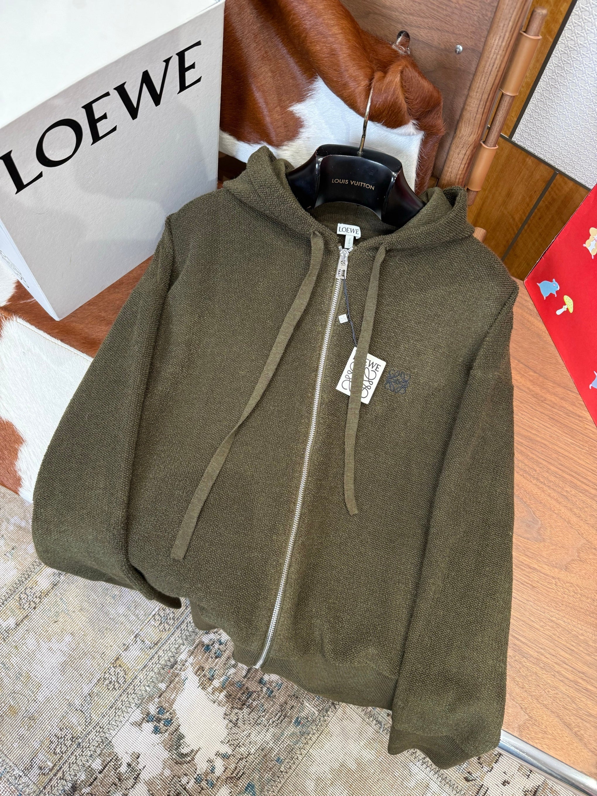 LOEW ZIP HOODIE