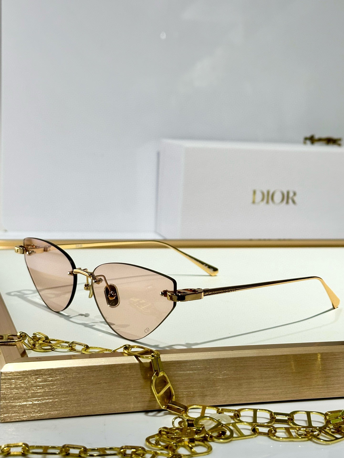 CD SUNGLASSES