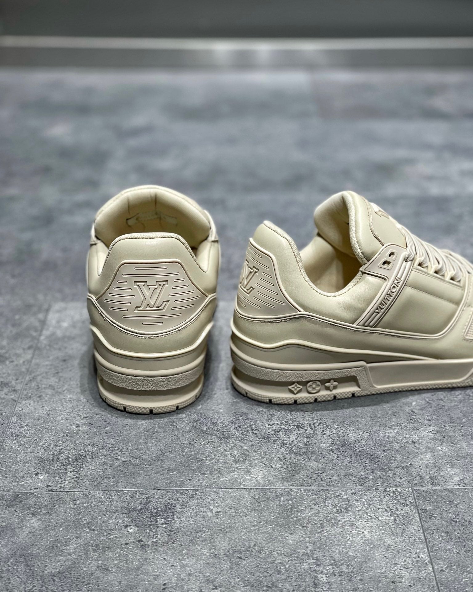 LOU TRAINERS