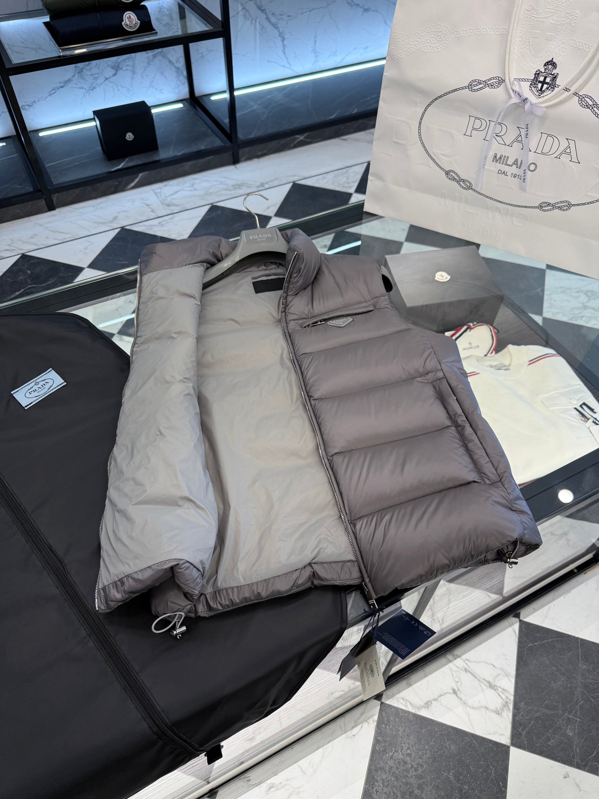 PD VEST