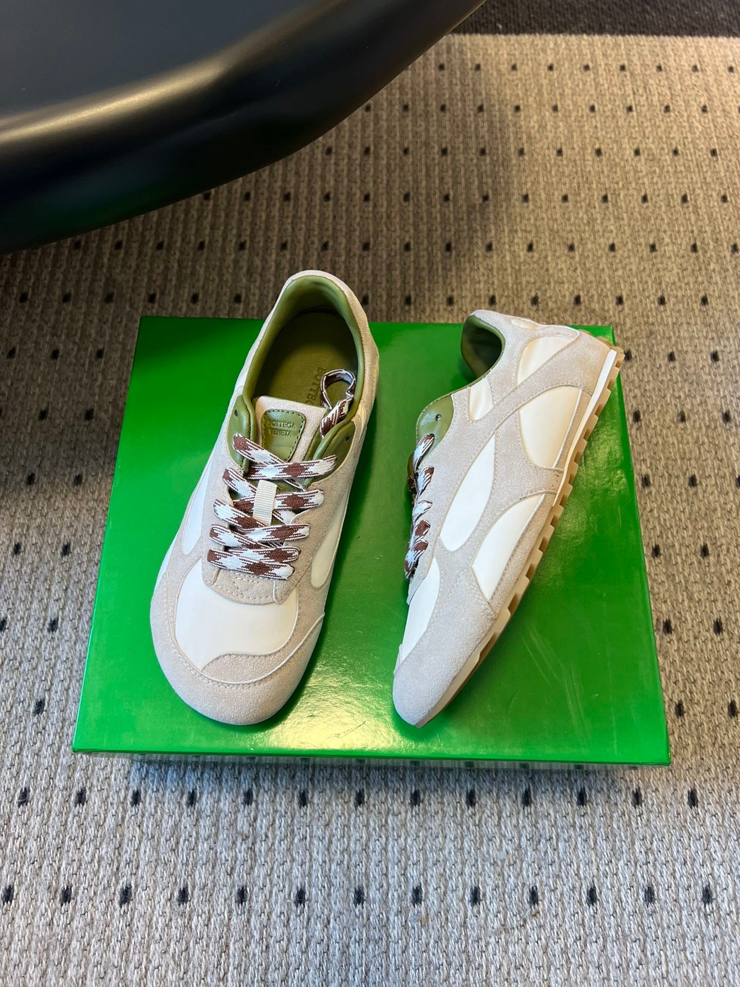 BOTT V ORBIT SNEAKER