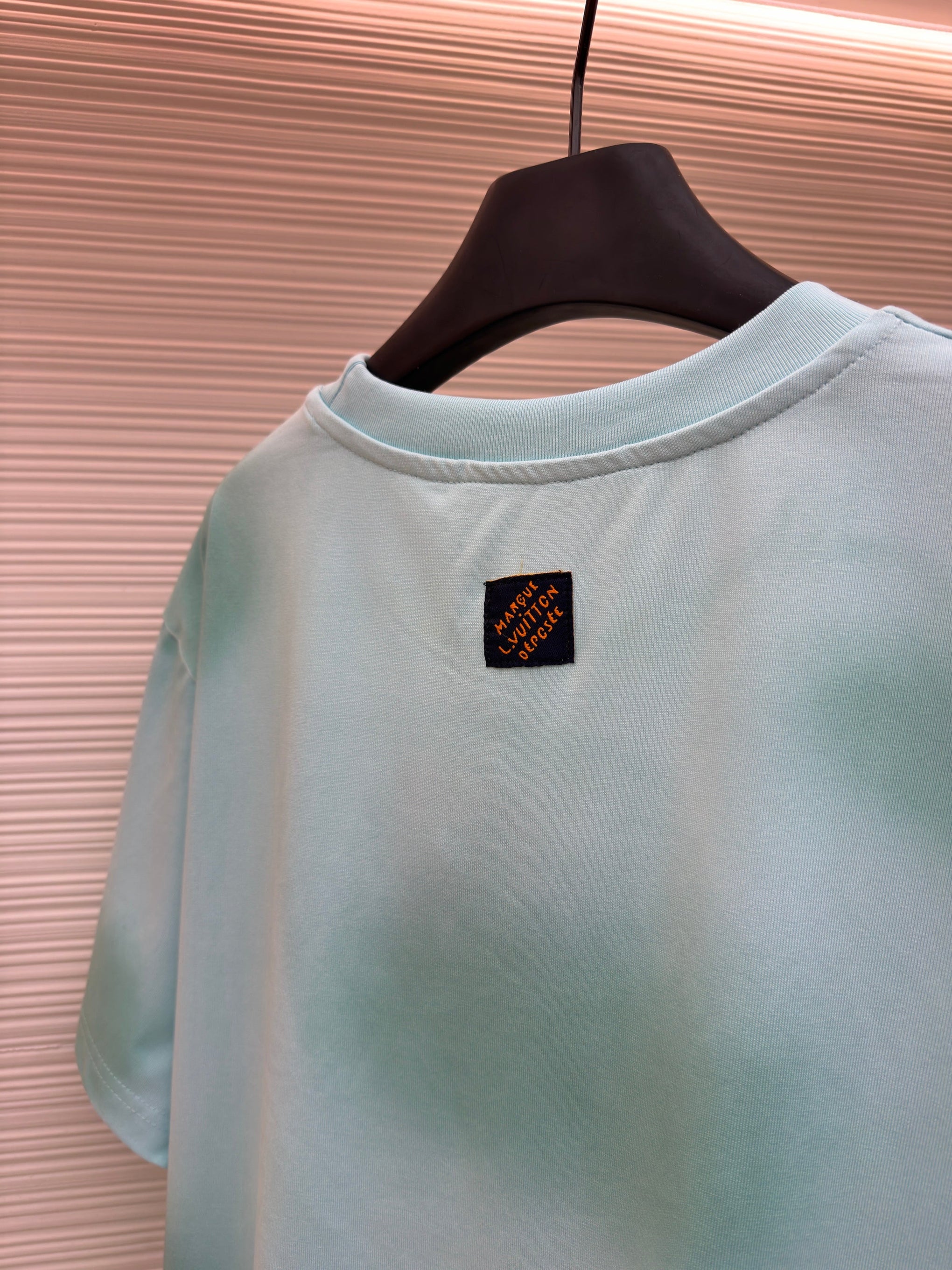 LOU T-SHIRT