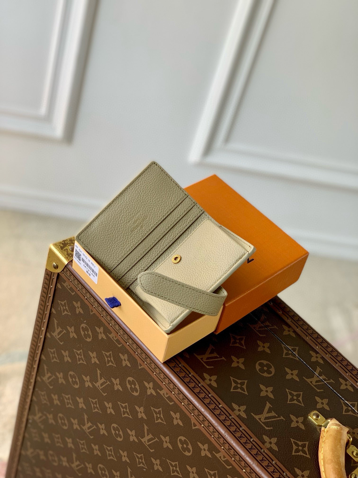 LOU LOW KEY COMPACT WALLET