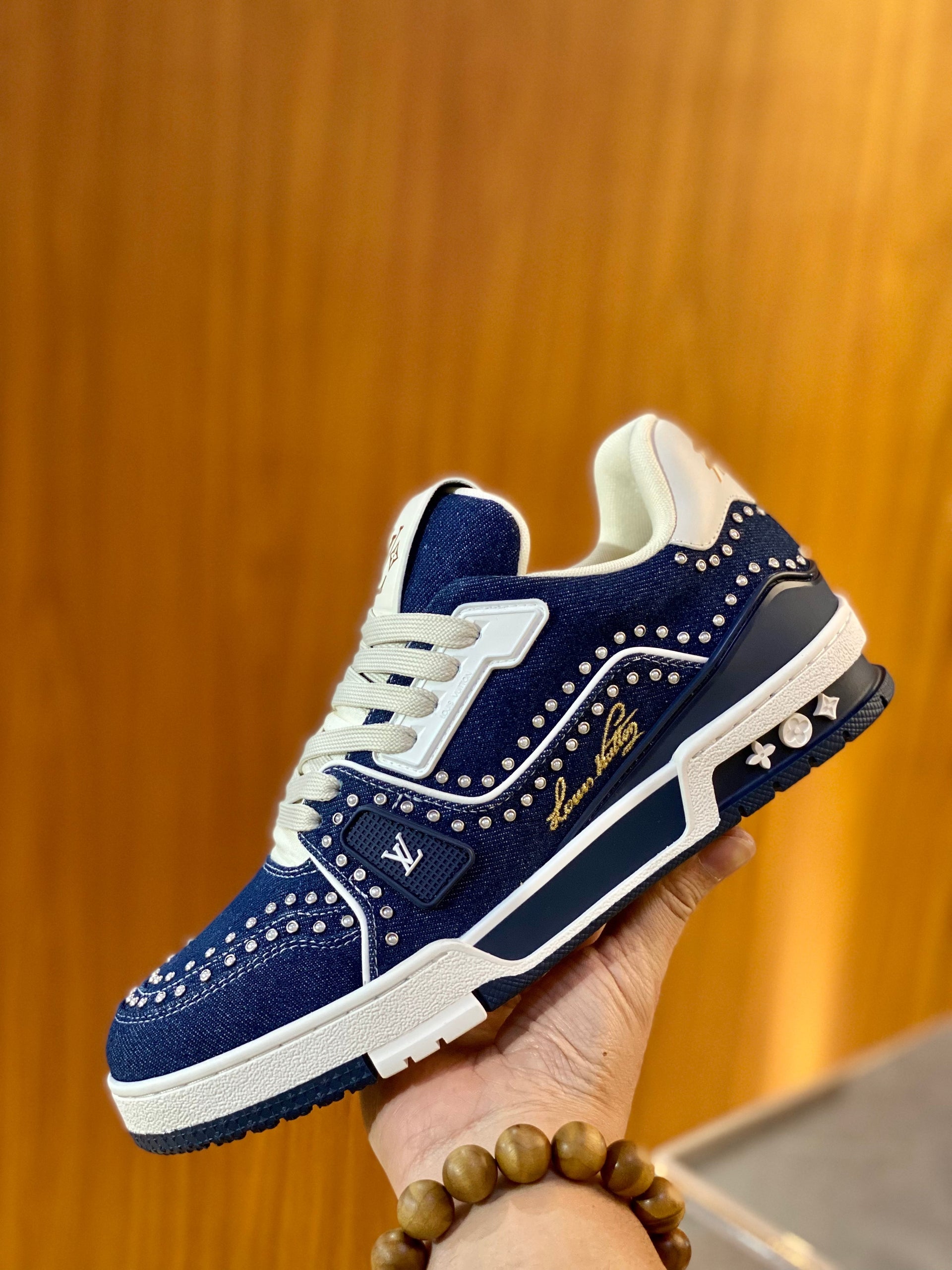 LOU TRAINERS