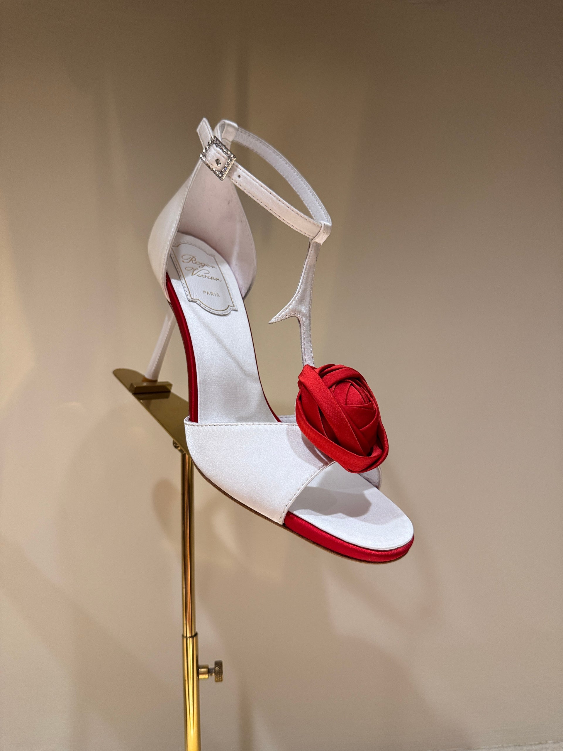 ROGER V HEELS