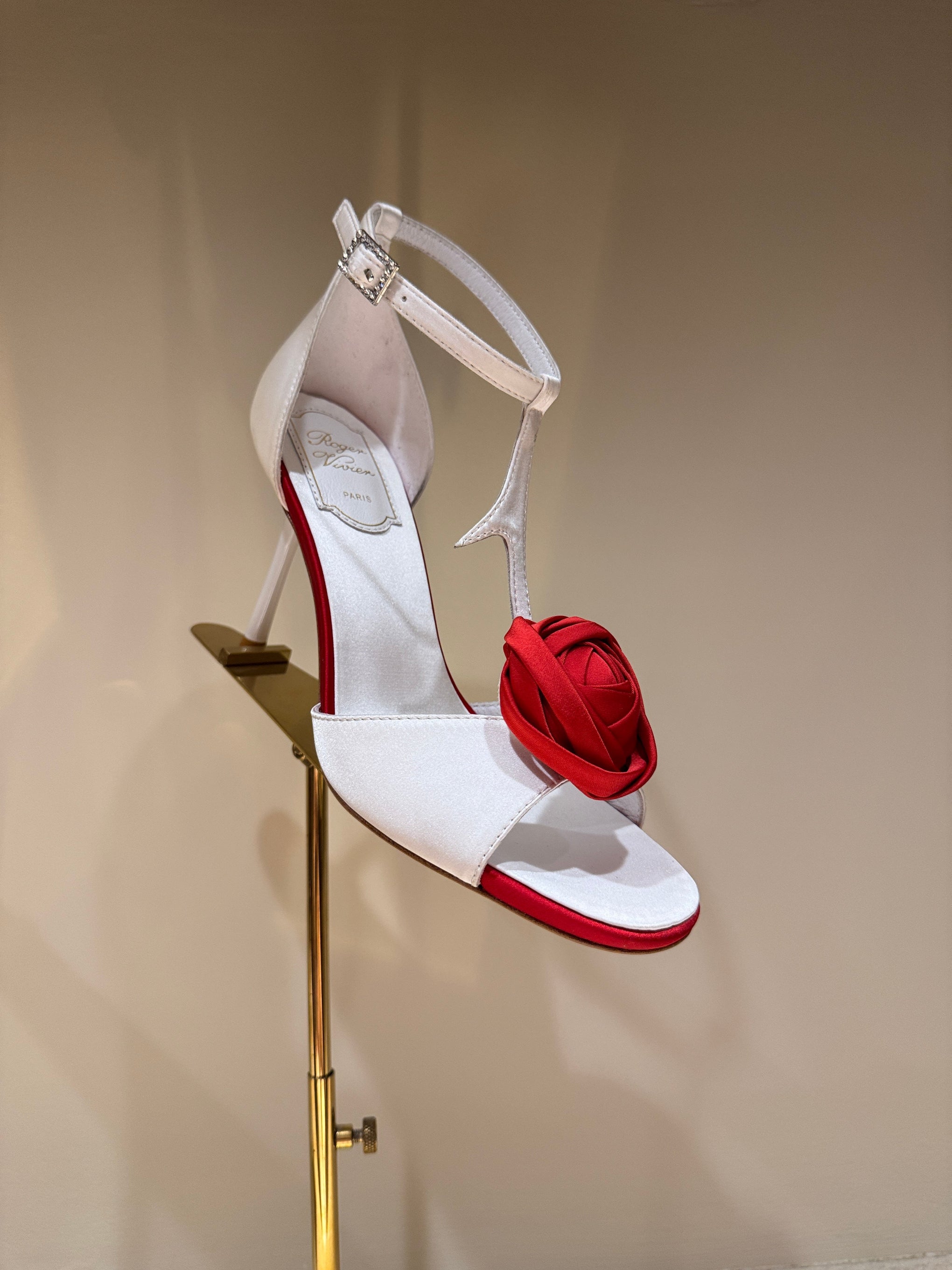 ROGER V HEELS