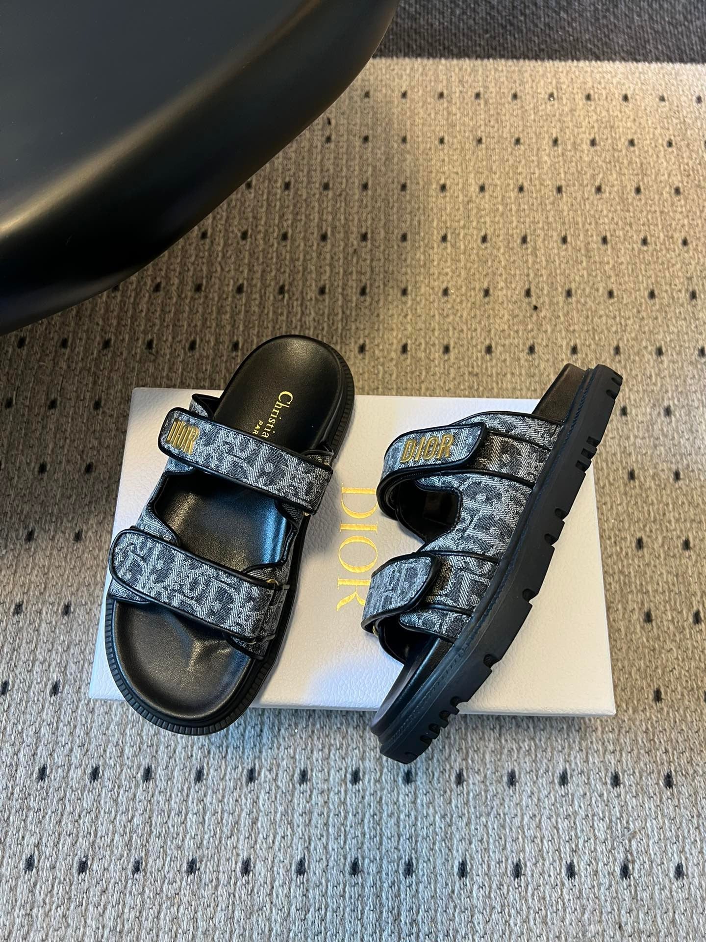 CD DIORACT SANDALS