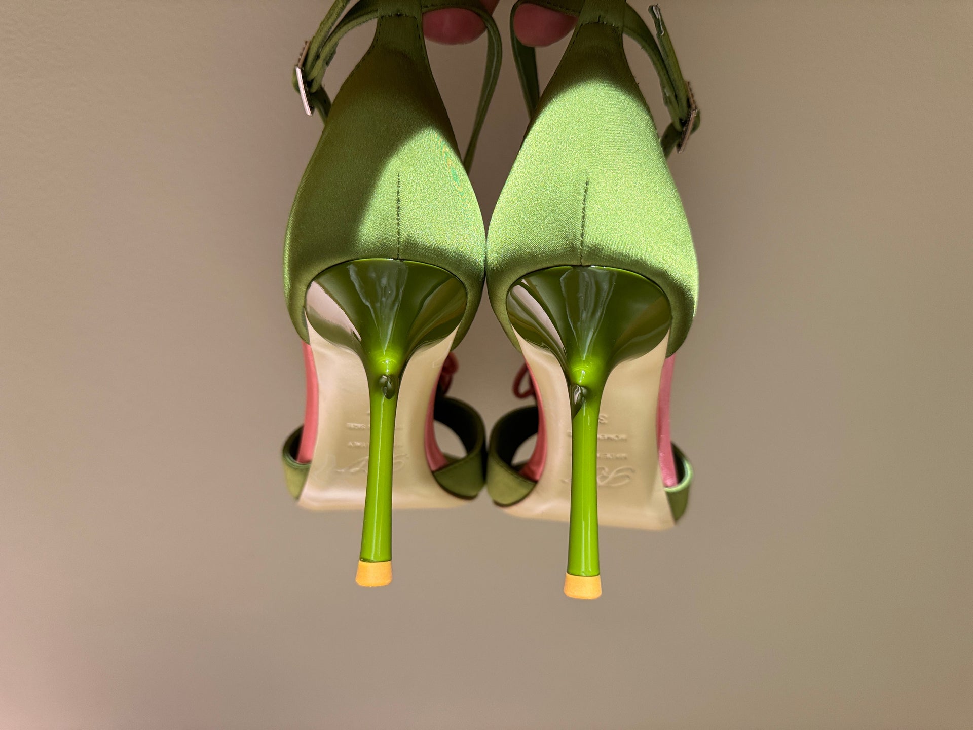 ROGER V HEELS