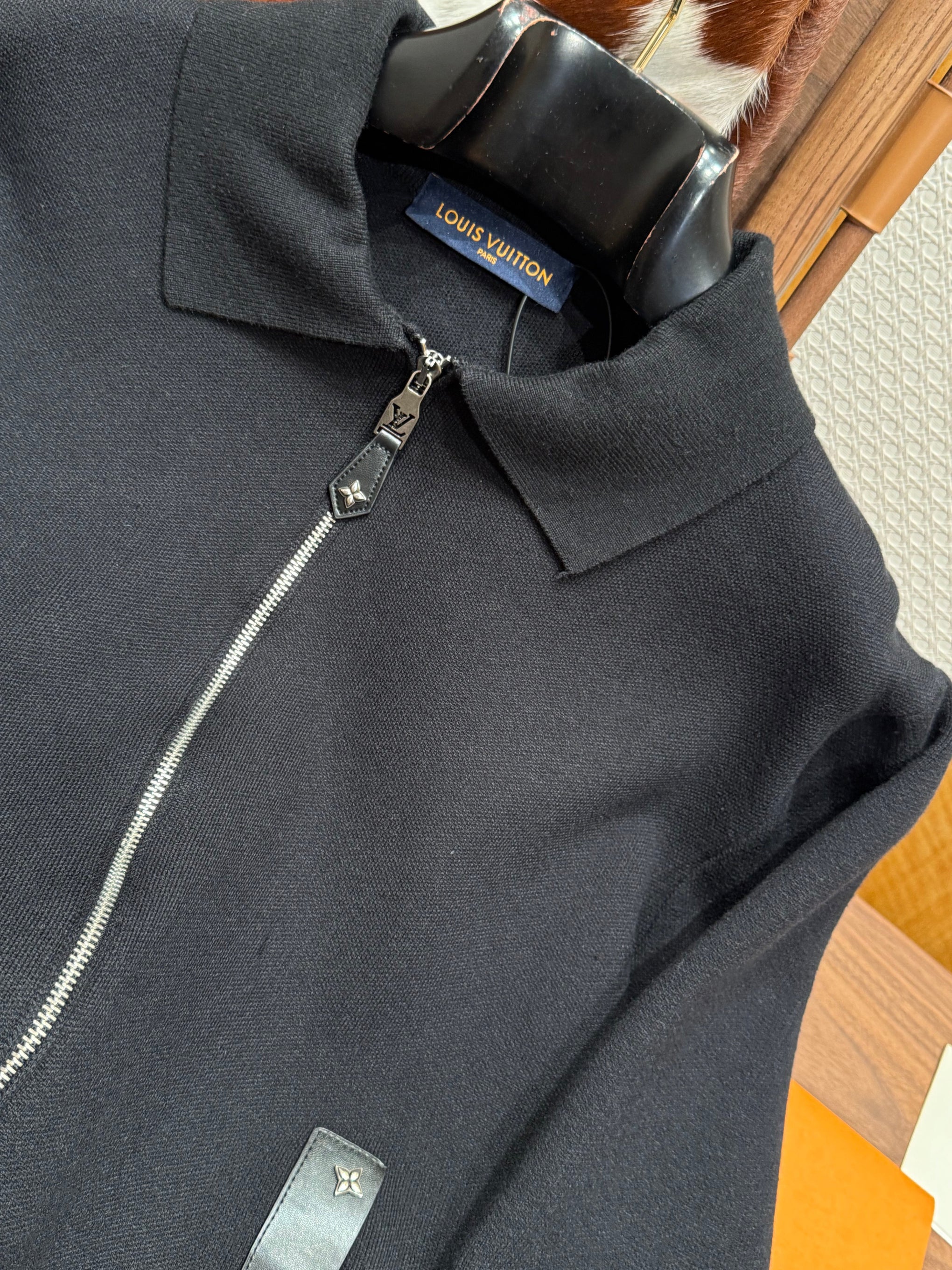 LOU ZIP CARDIGAN