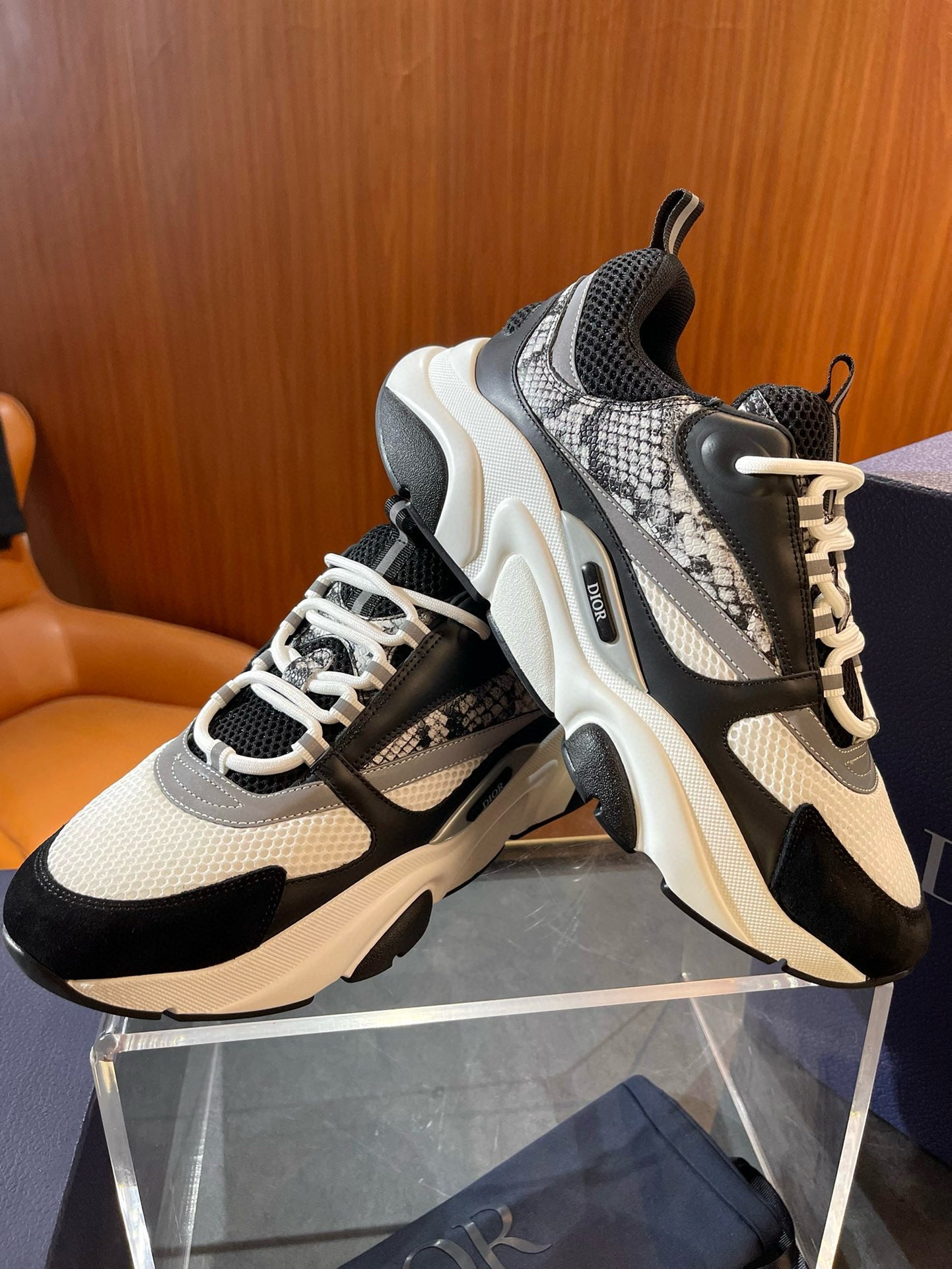 CD B22 SNEAKERS
