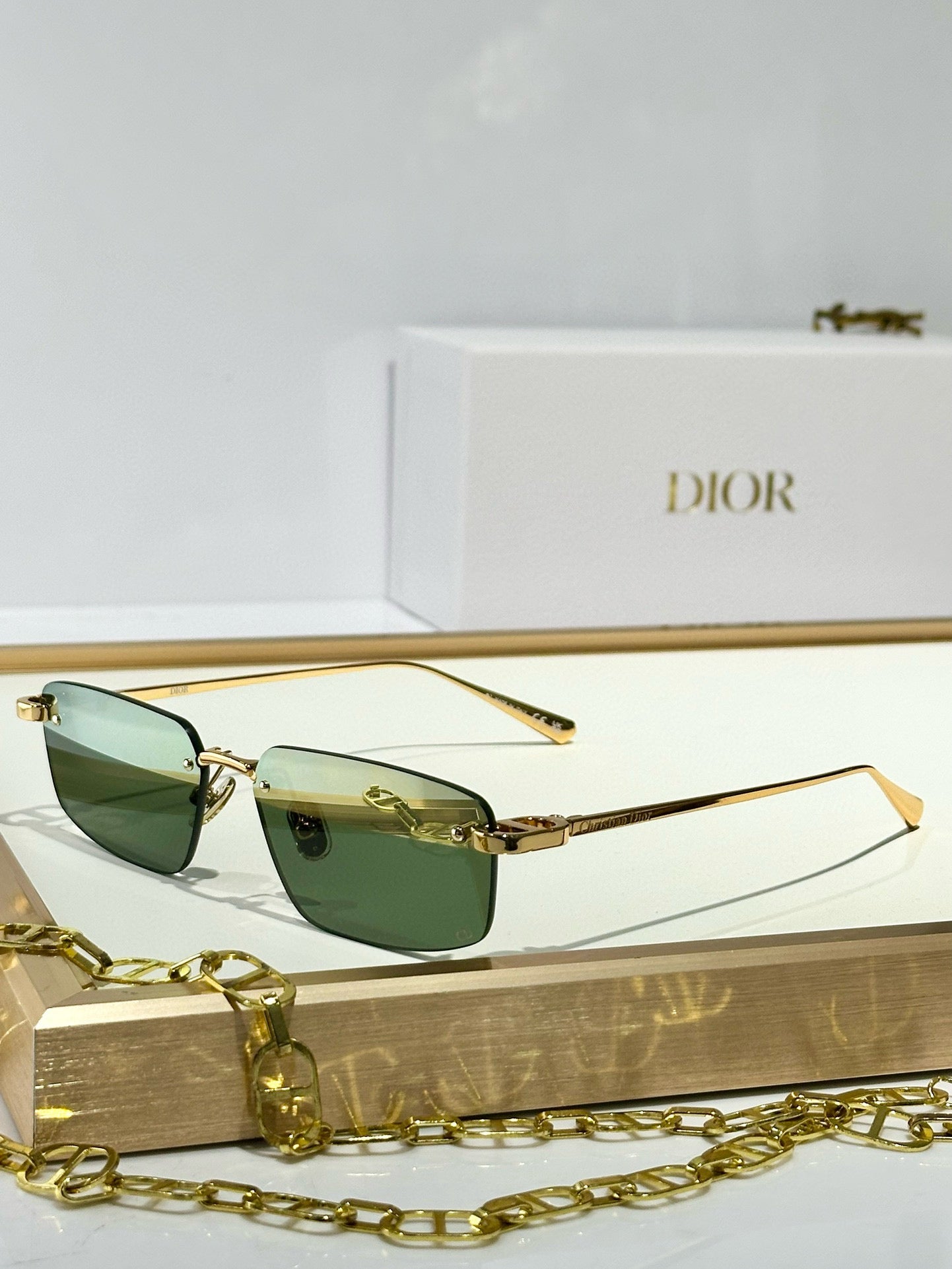 CD SUNGLASSES