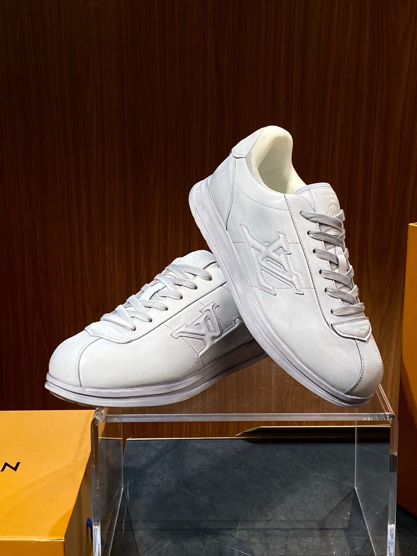 LOU BUTTERSOFT SNEAKERS
