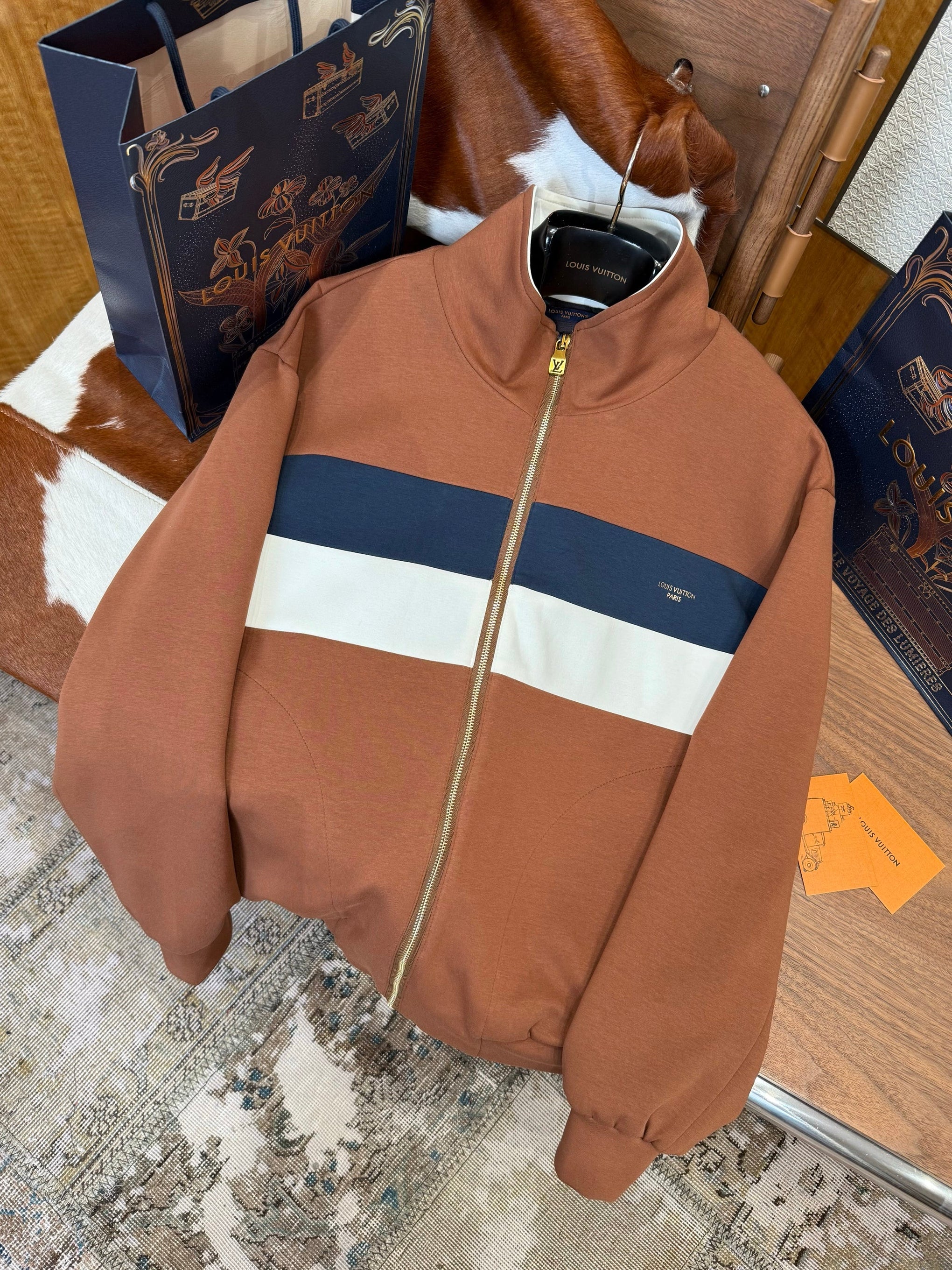 LOU JACKET
