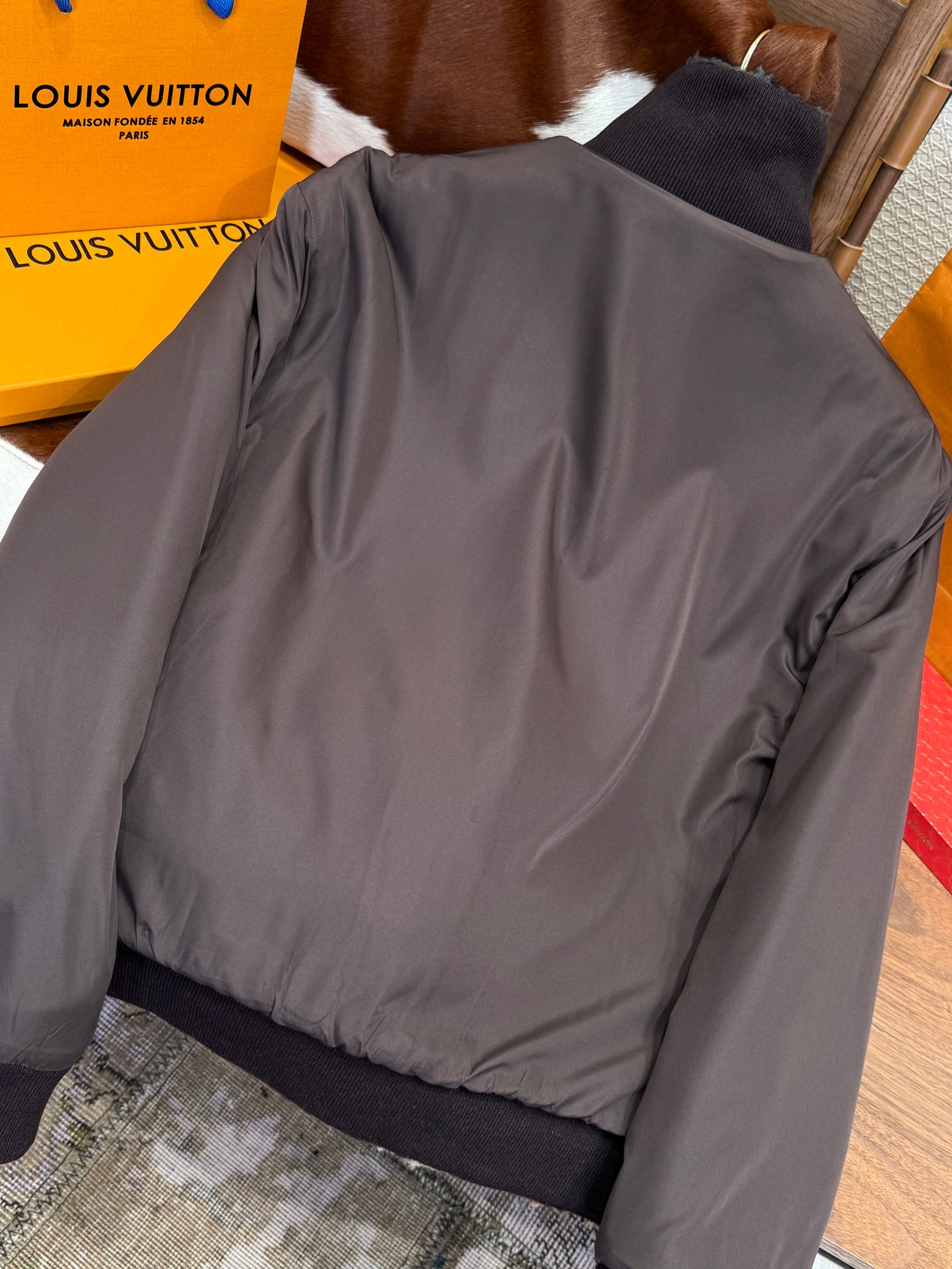 LOU JACKET
