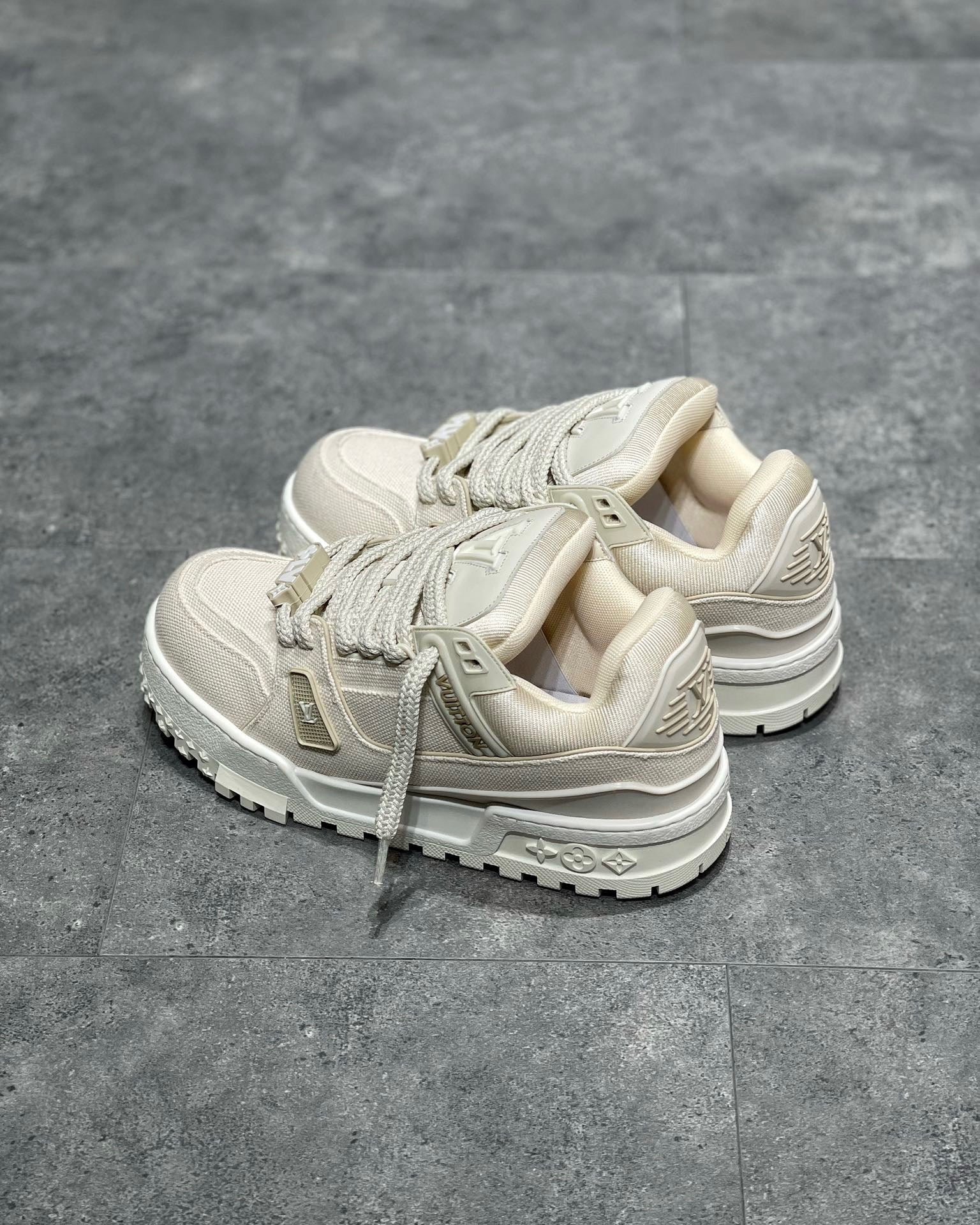 LOU TRAINERS