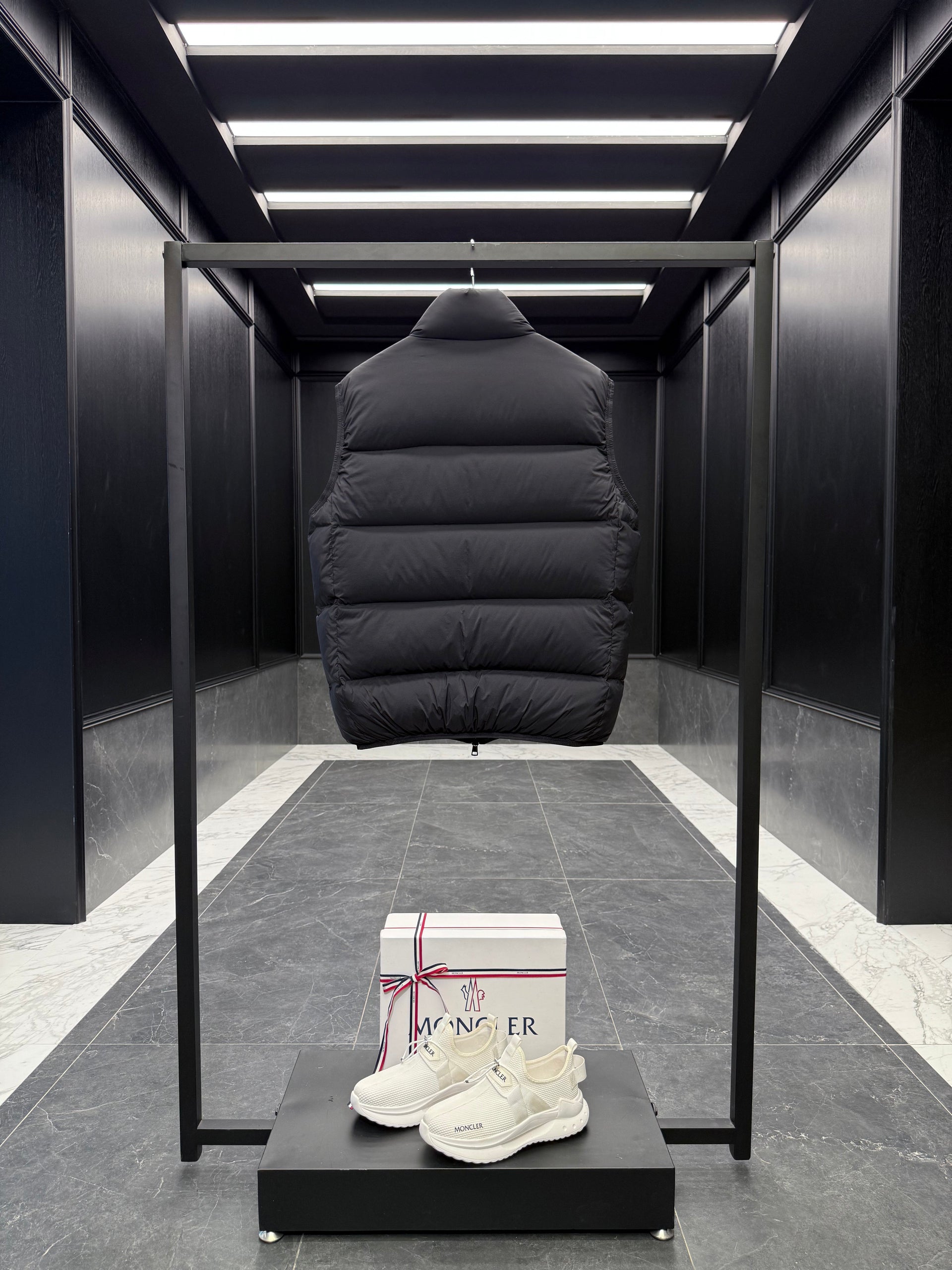 MONC ALMAZ VEST