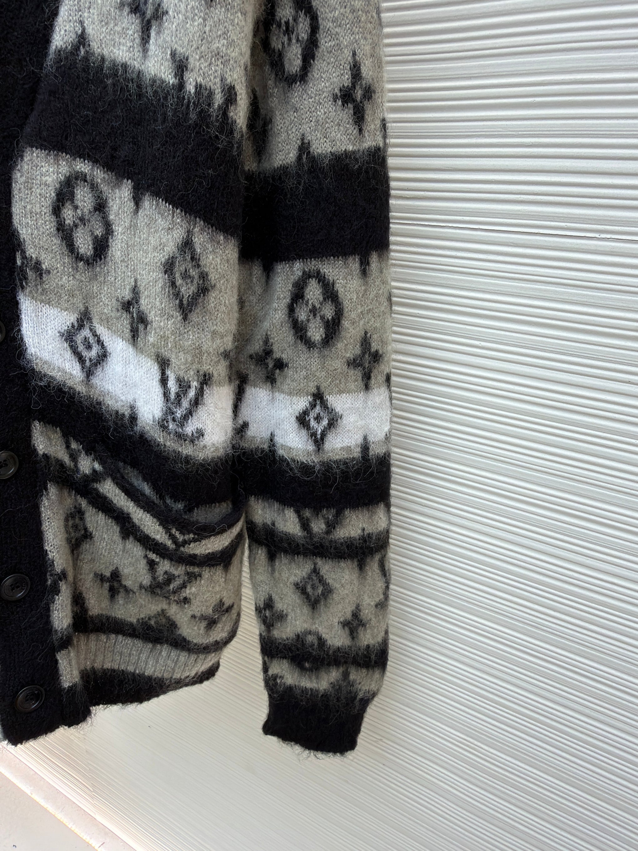 LOU CARDIGAN