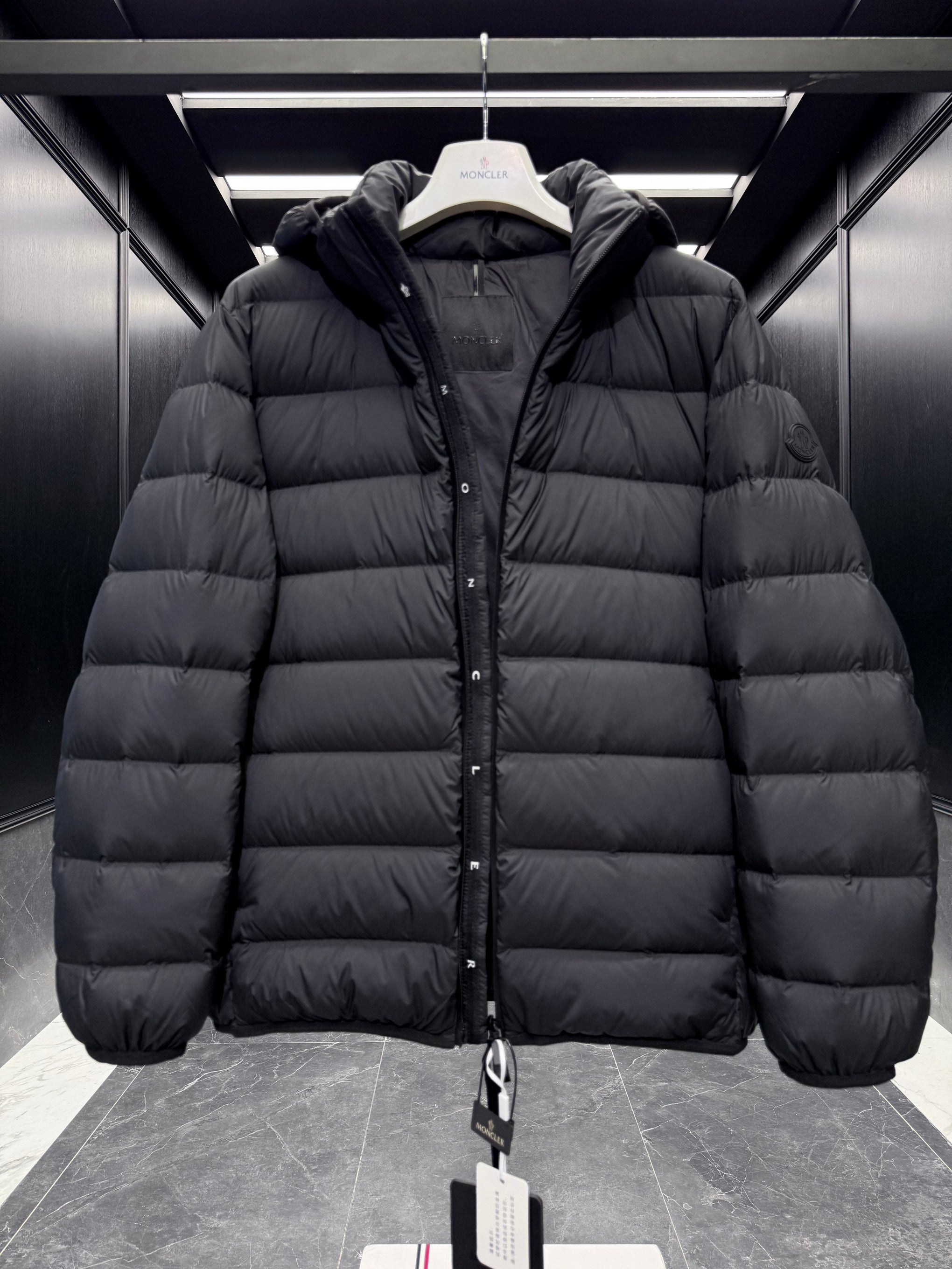 MONC JELUZ JACKET