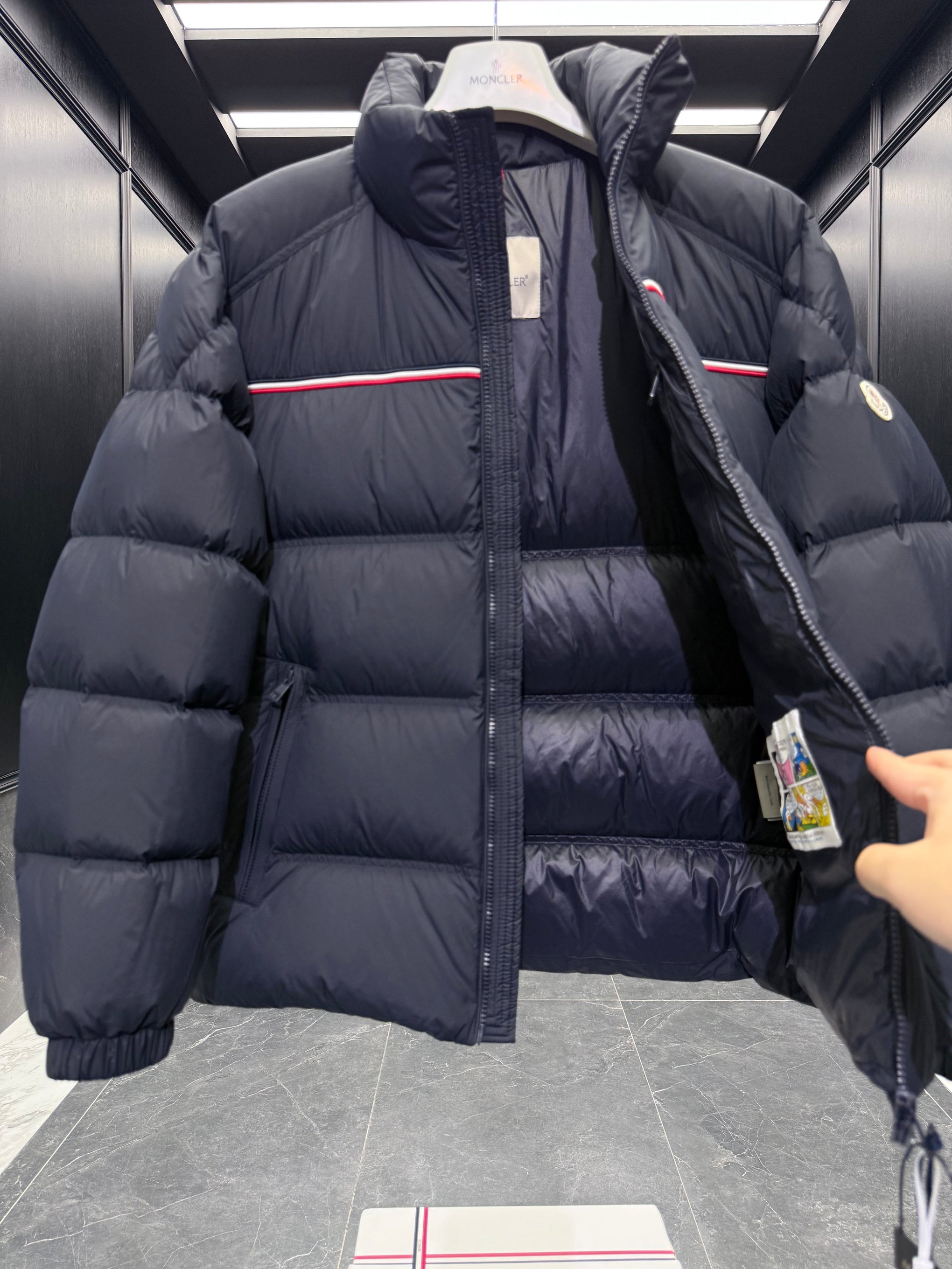MONC BOUVAQUE JACKET