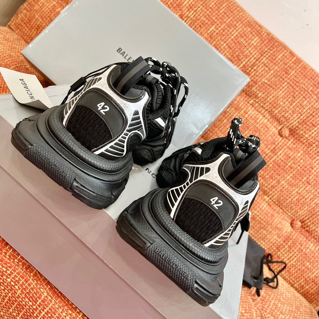 BAL 3XL TRAINERS