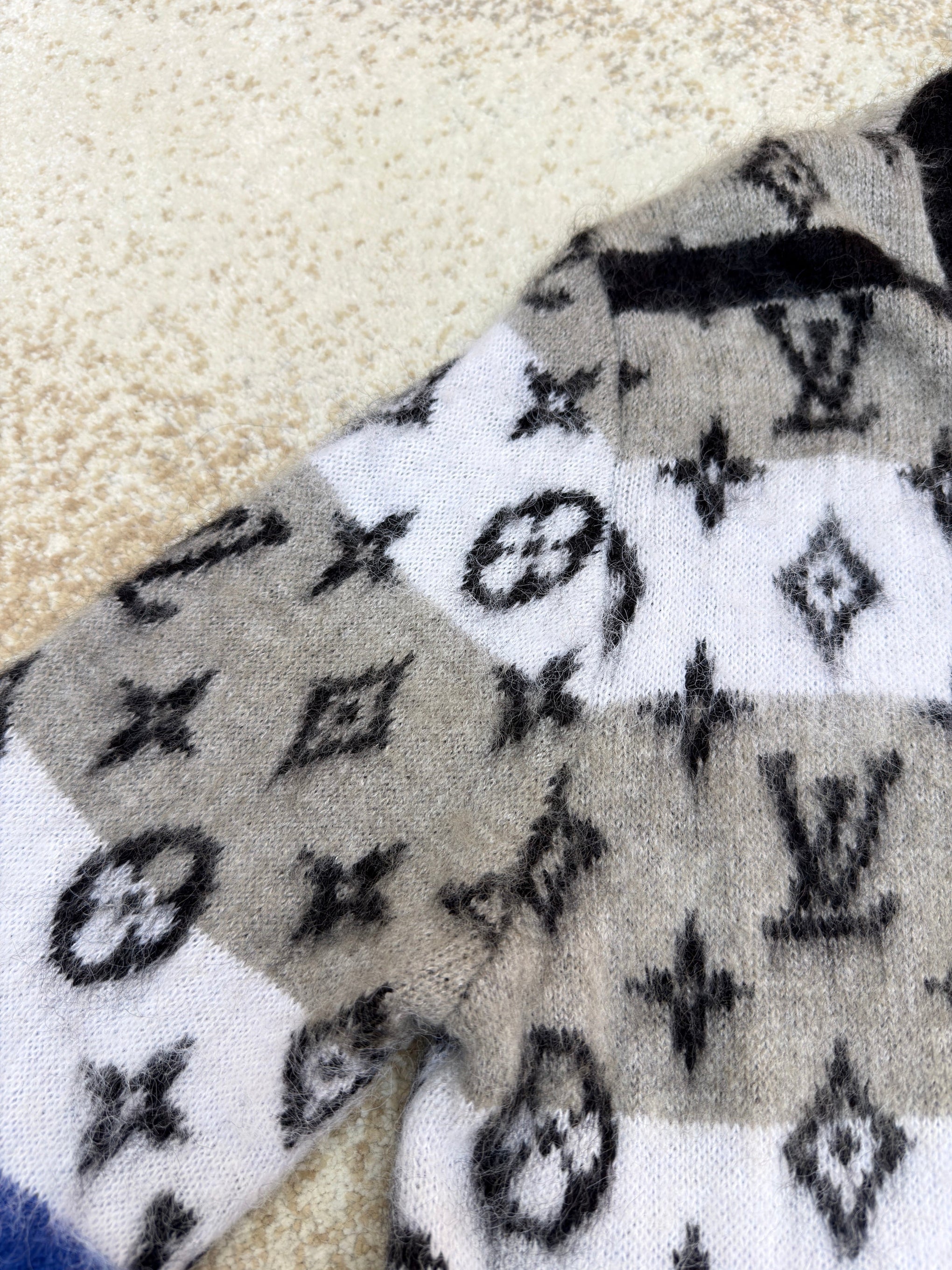 LOU CARDIGAN
