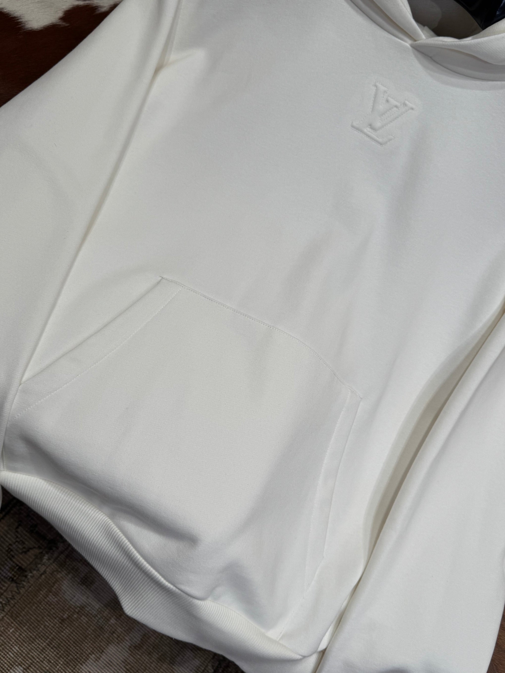 LOU HOODIE
